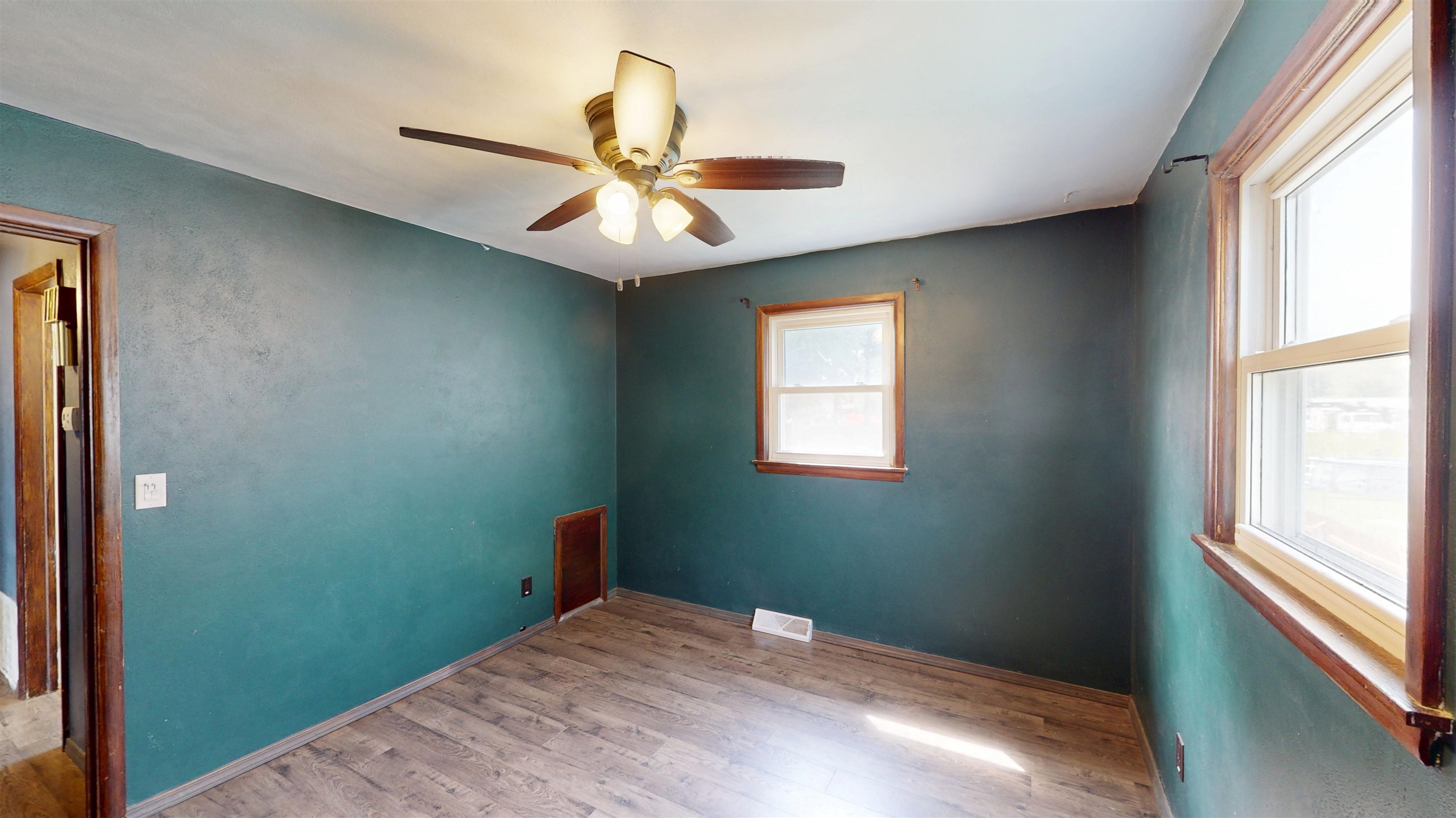 112 E 17th Street Property Photo 26