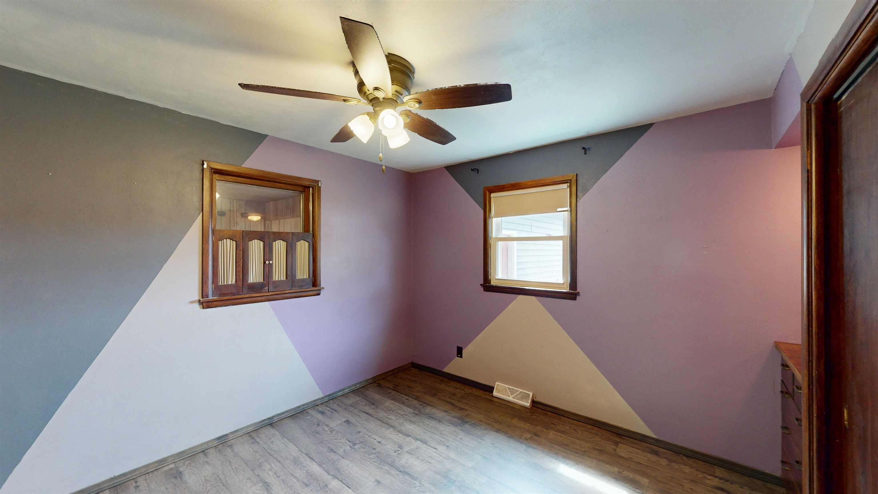 112 E 17th Street Property Photo 27