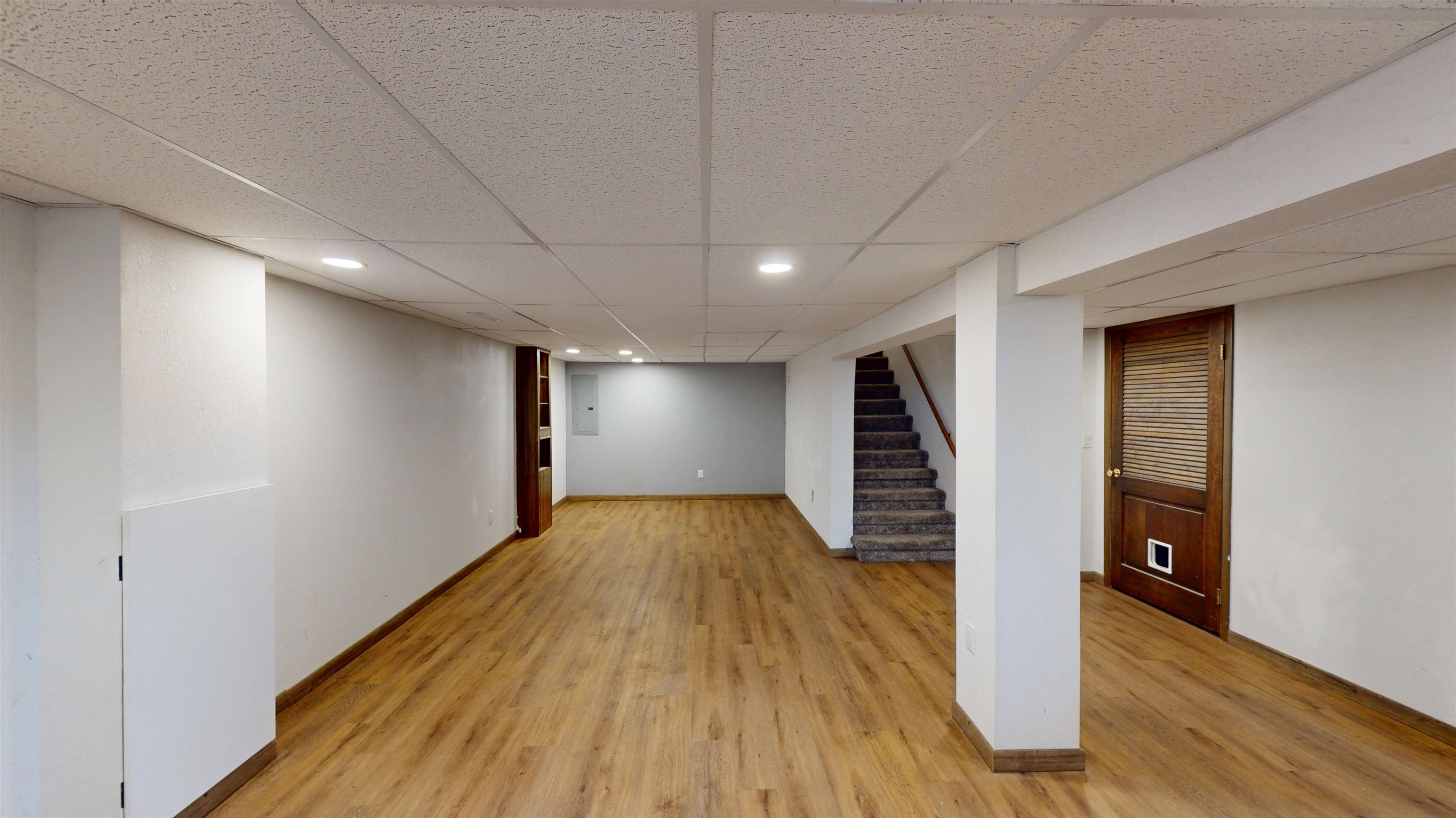 112 E 17th Street Property Photo 32