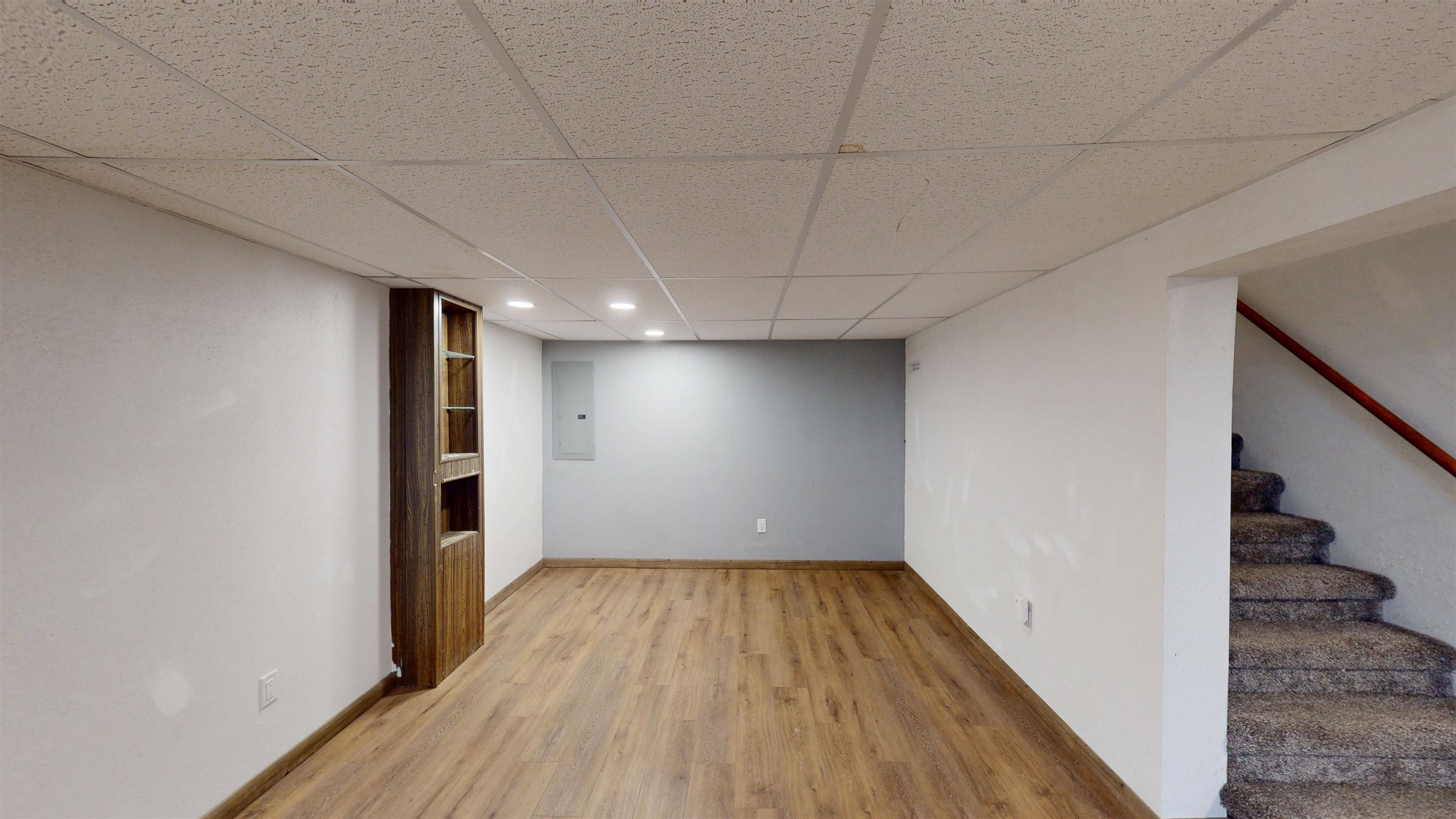 112 E 17th Street Property Photo 33