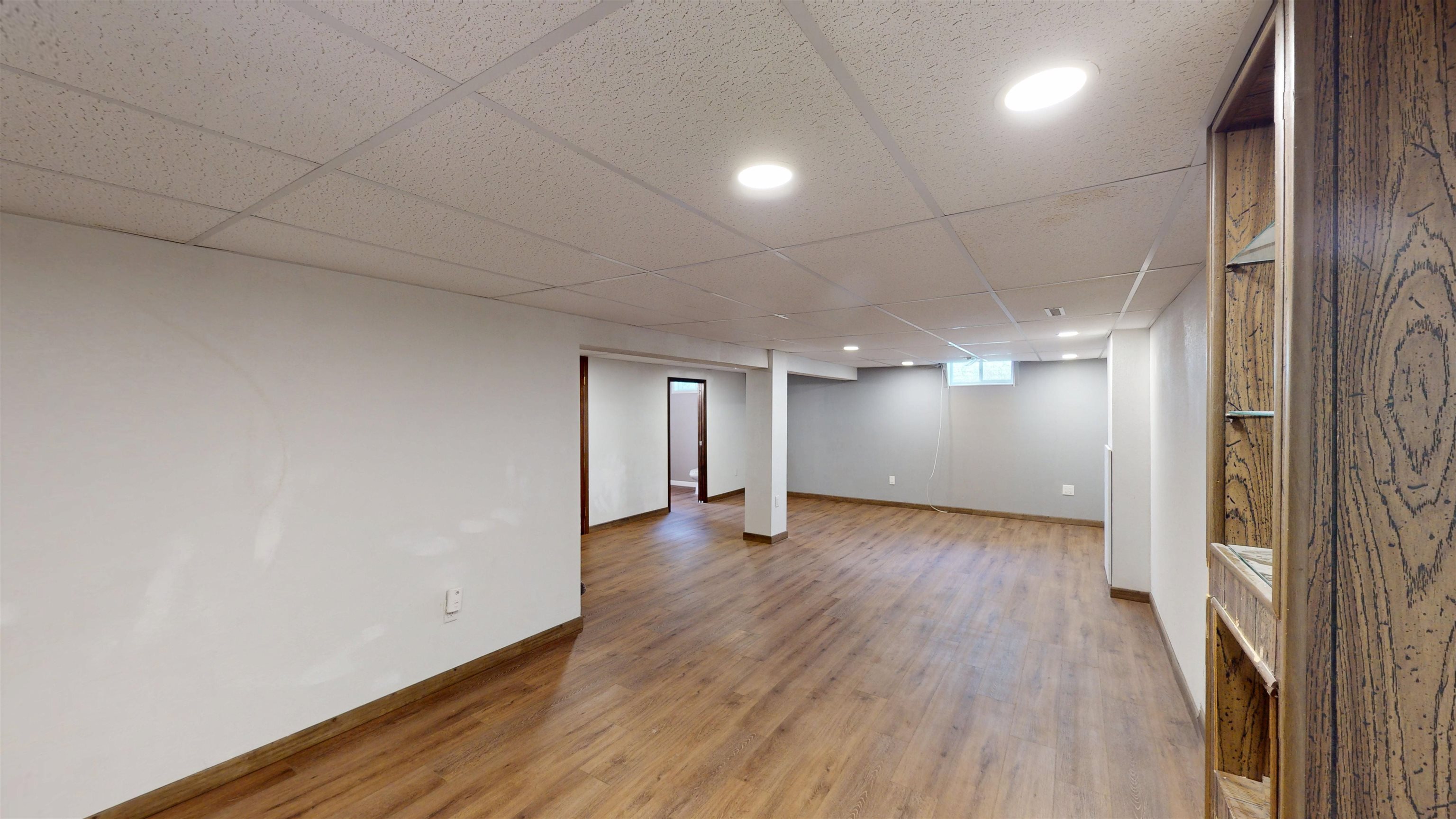 112 E 17th Street Property Photo 34