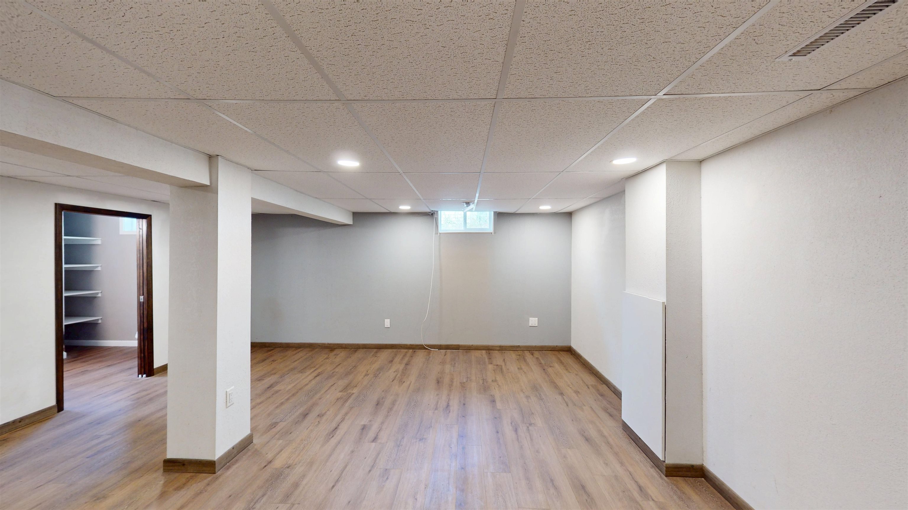 112 E 17th Street Property Photo 35