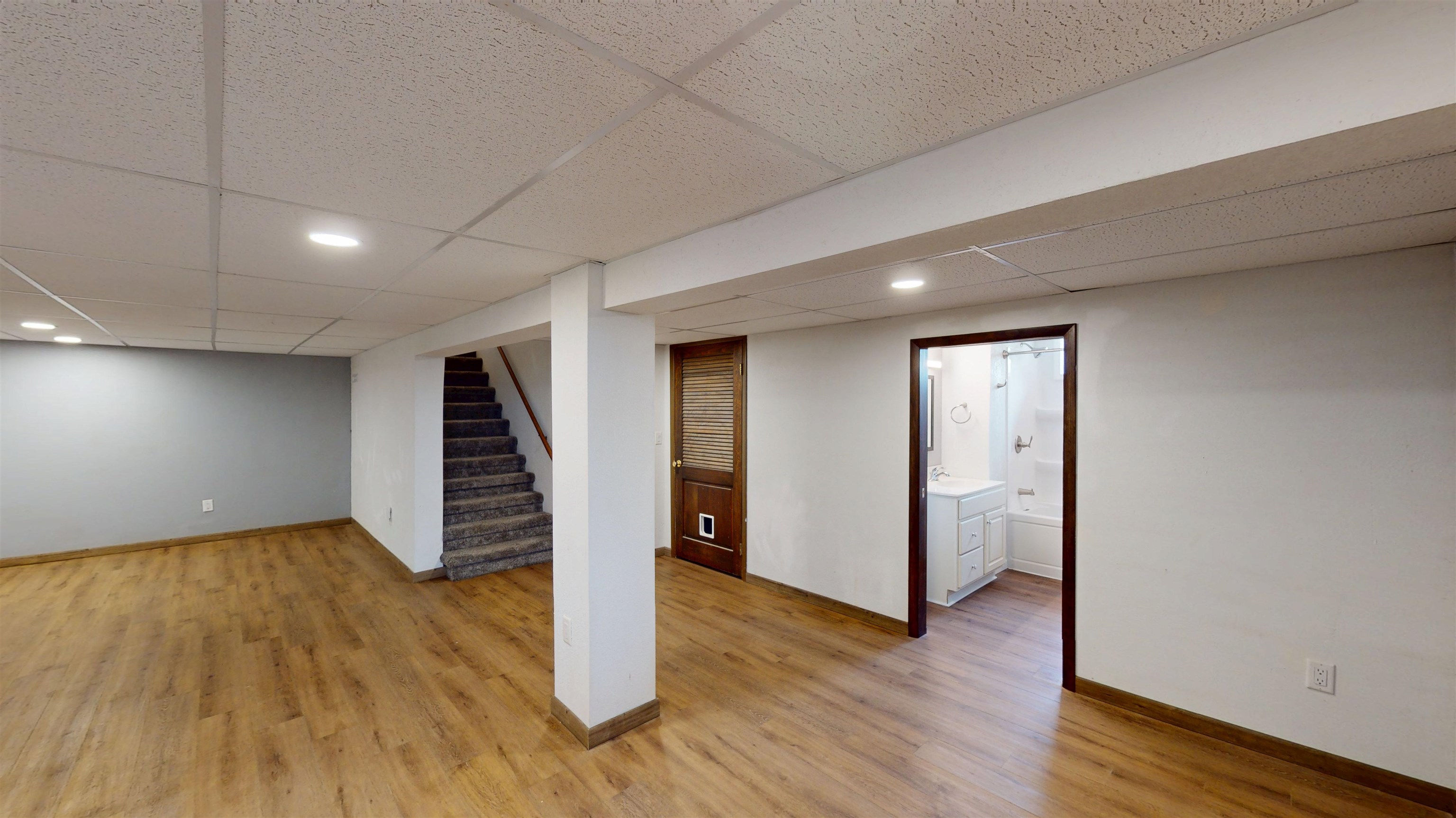 112 E 17th Street Property Photo 36