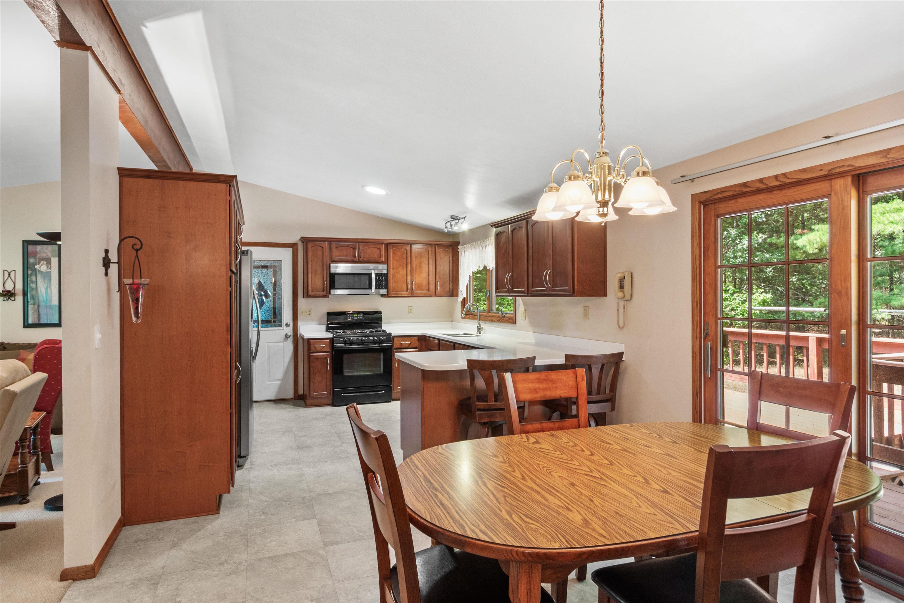 8206 Lakeview Drive Property Photo 2