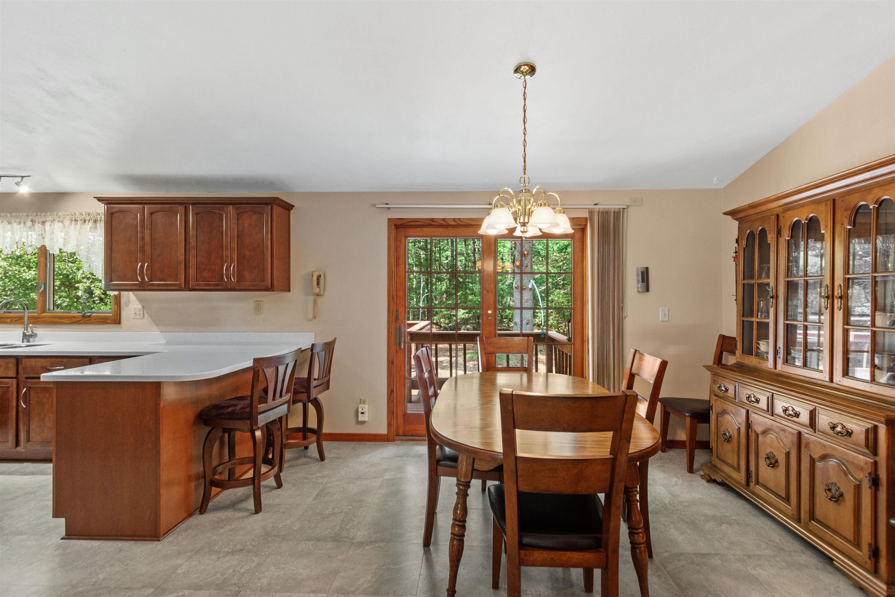 8206 Lakeview Drive Property Photo 3