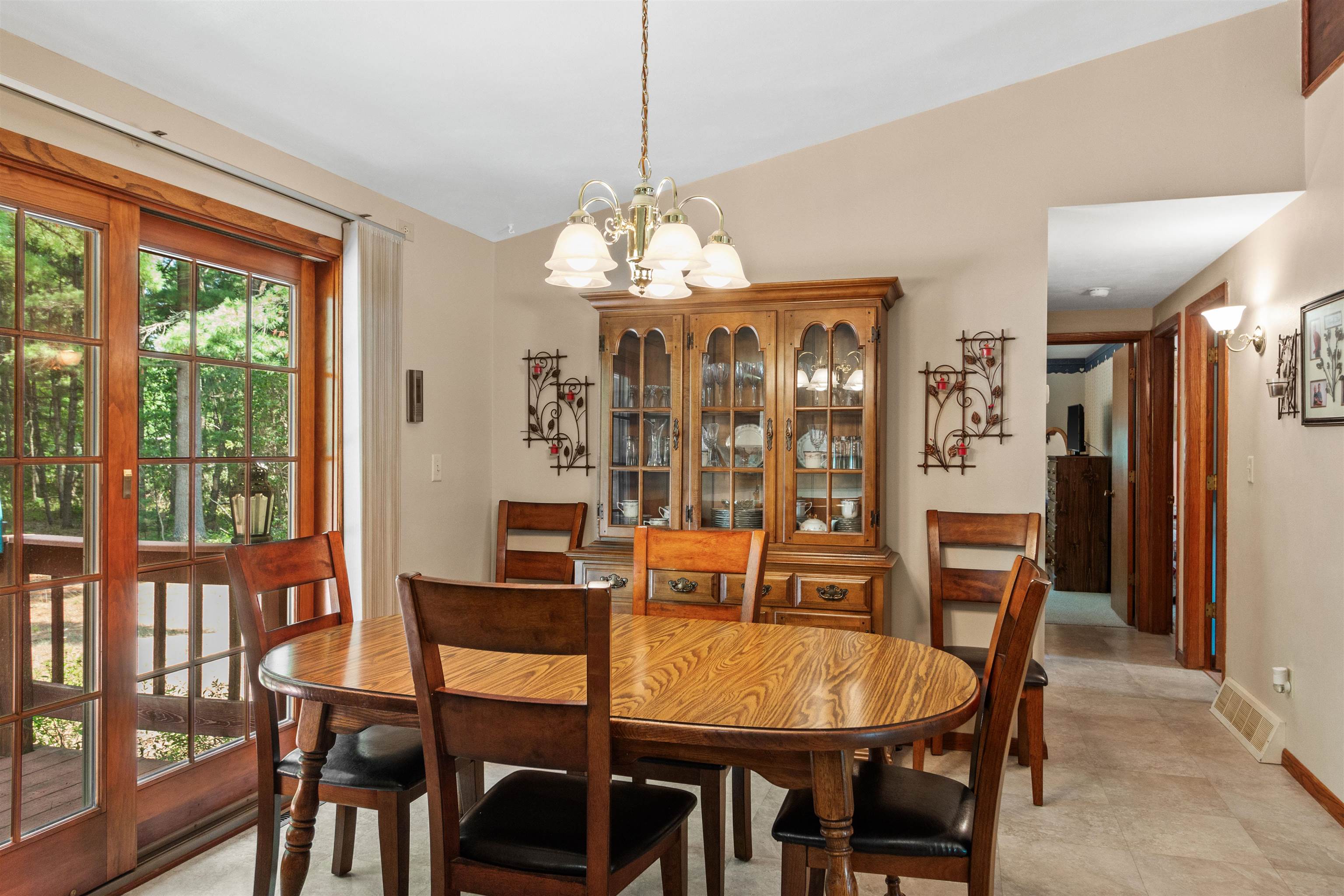 8206 Lakeview Drive Property Photo 8