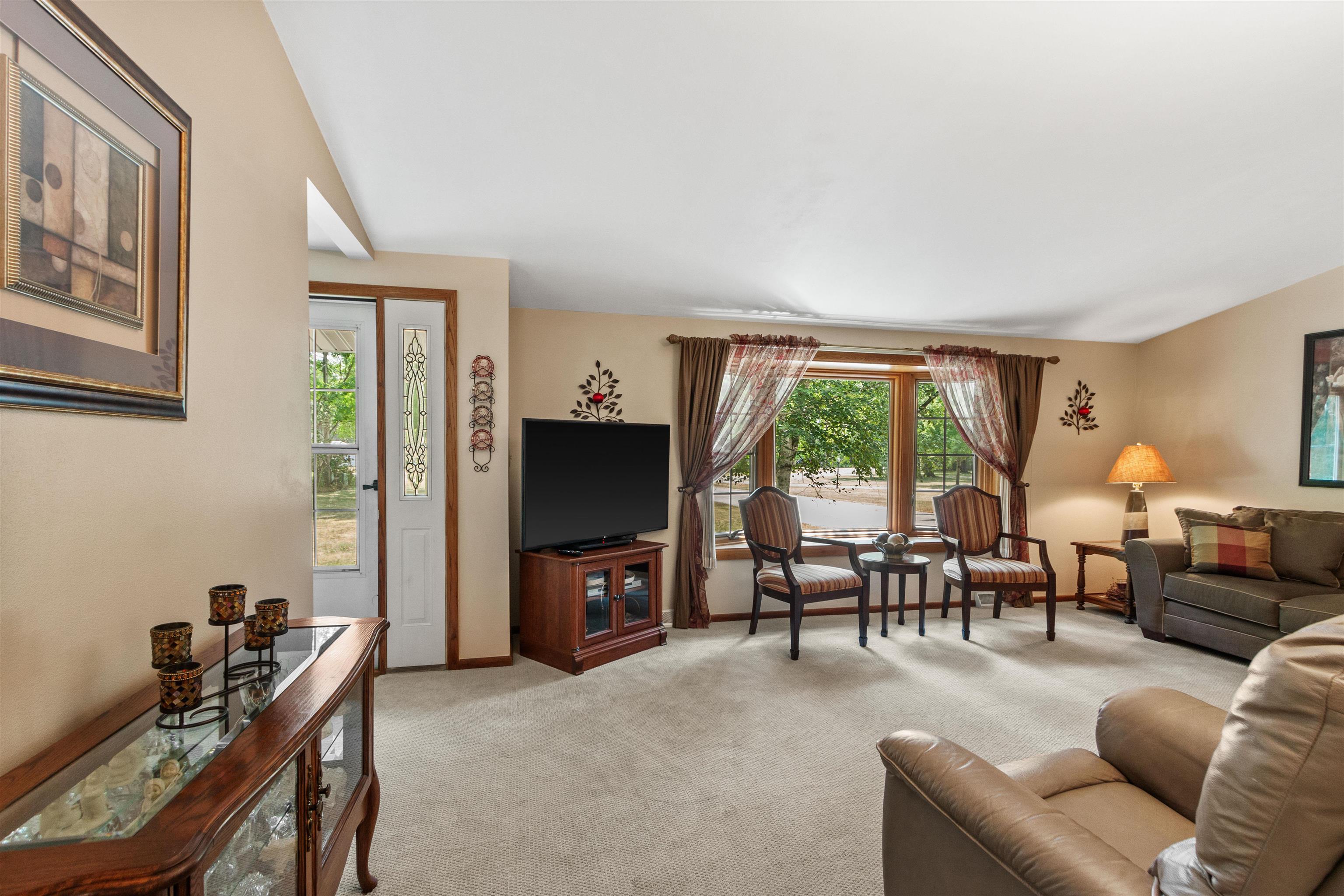 8206 Lakeview Drive Property Photo 9