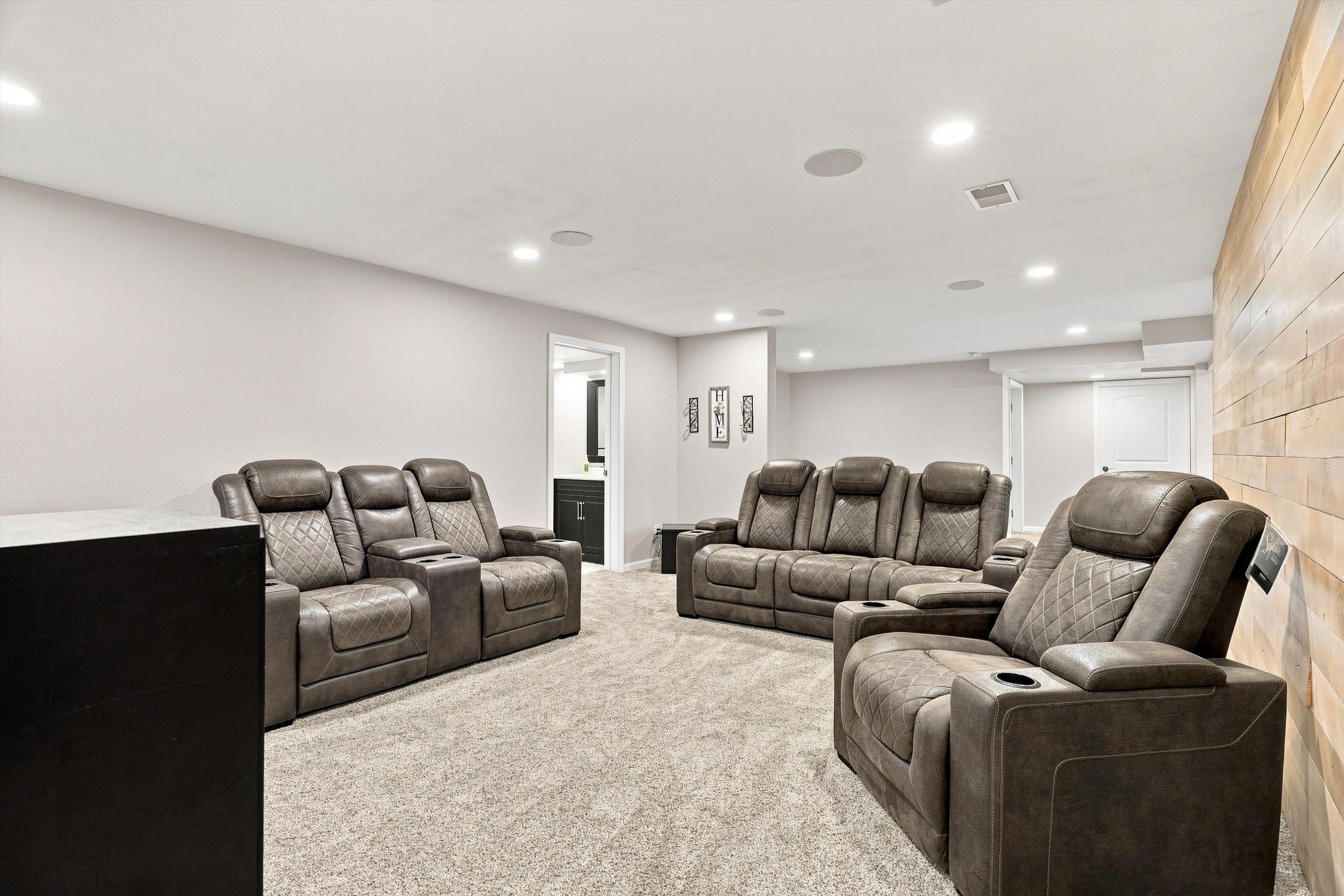 9875 Amber Drive Property Photo 32