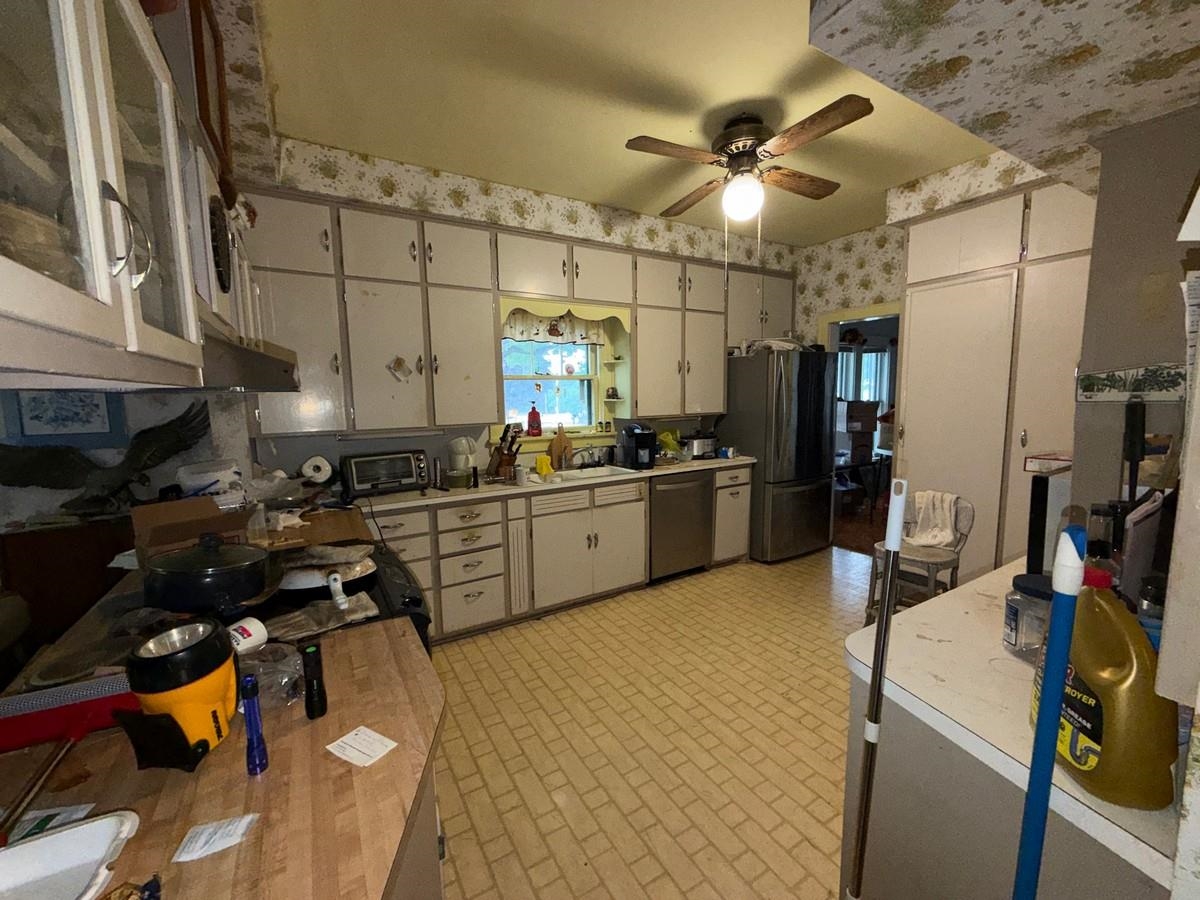 2312 Weston Avenue Property Photo 9