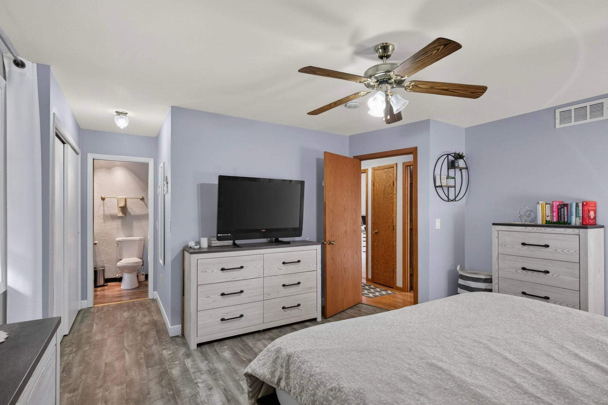 2430 Mulberry Circle Property Photo 16