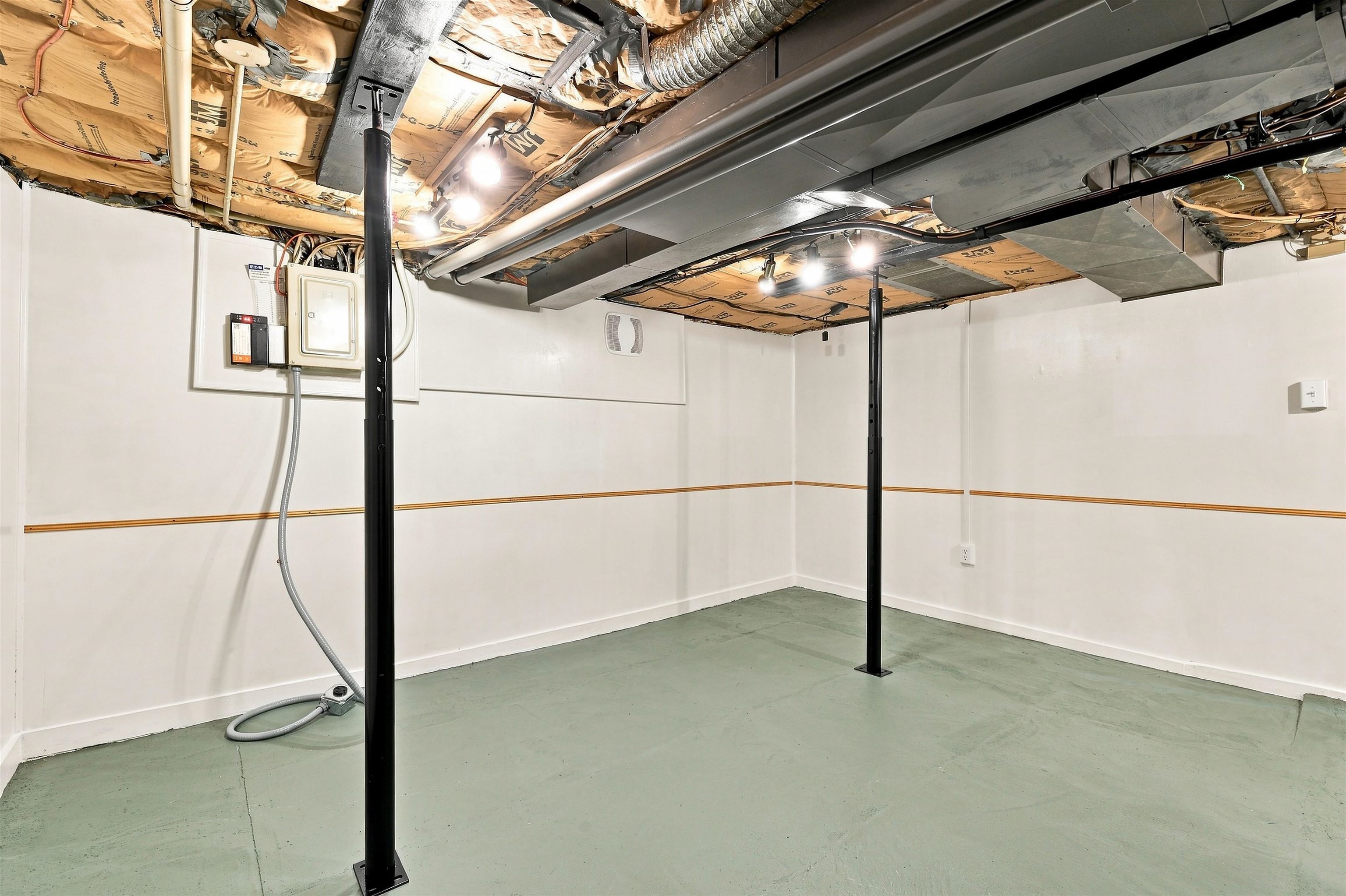 2500 Bush Street Property Photo 33