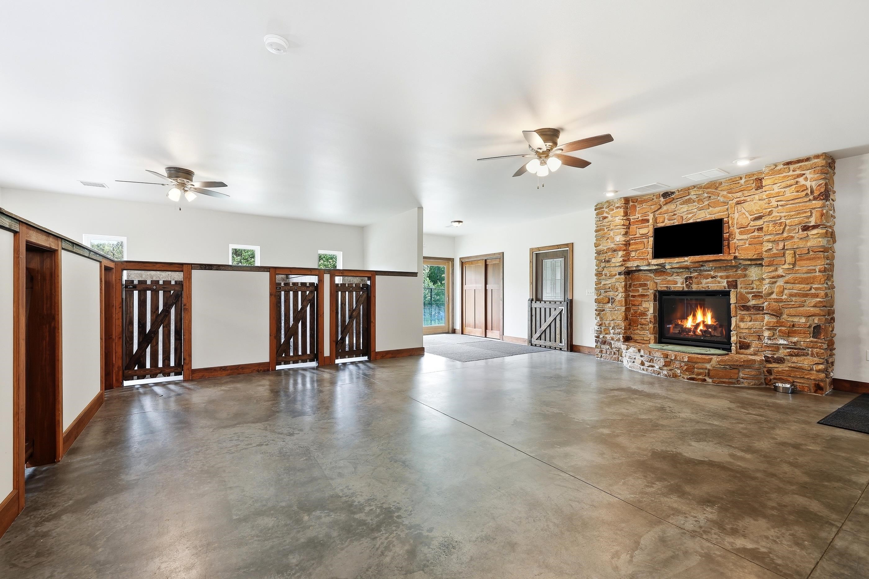 8827 Mill Creek Drive Property Photo 21