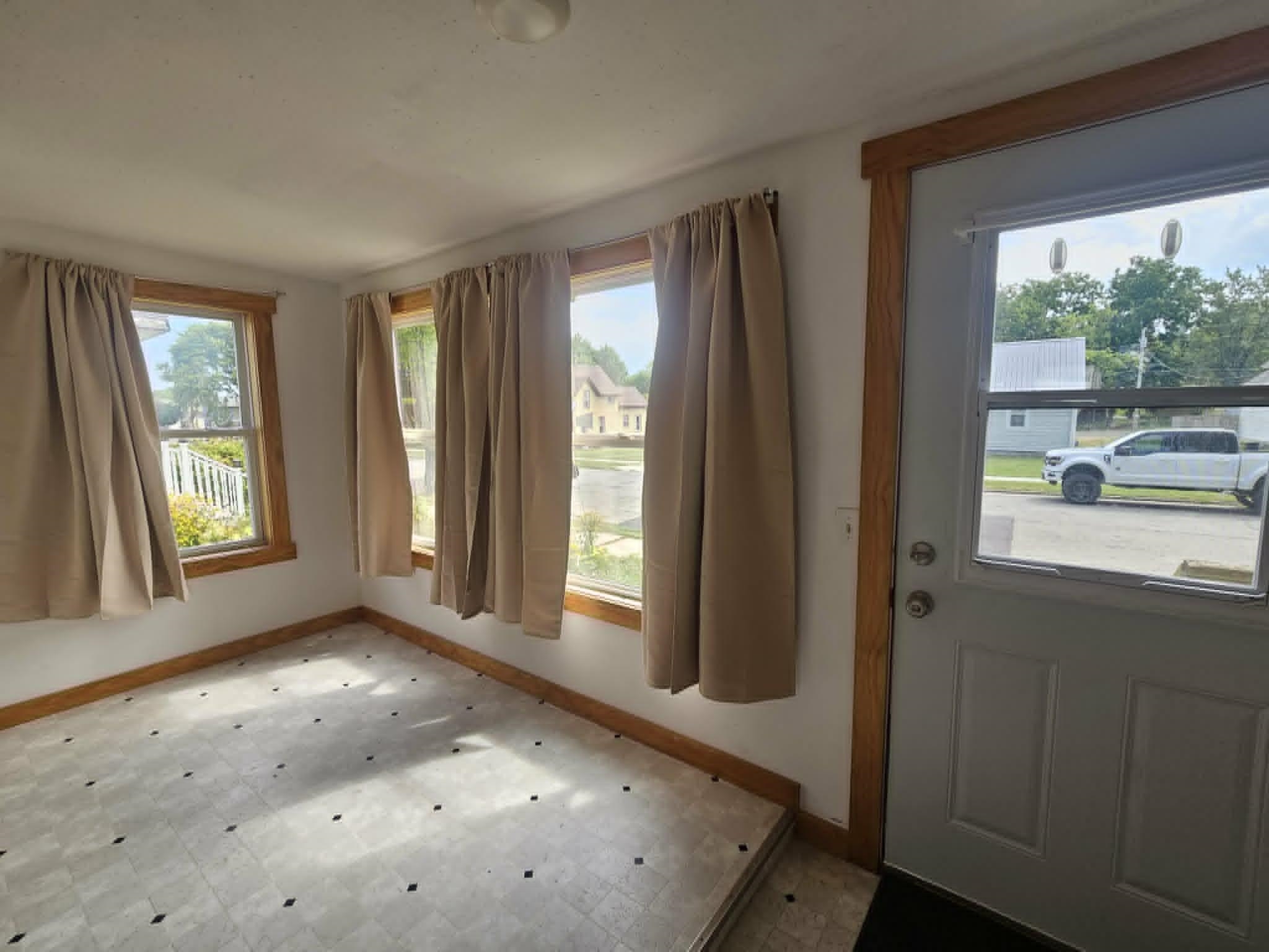 304 N Maple Avenue Property Photo 3