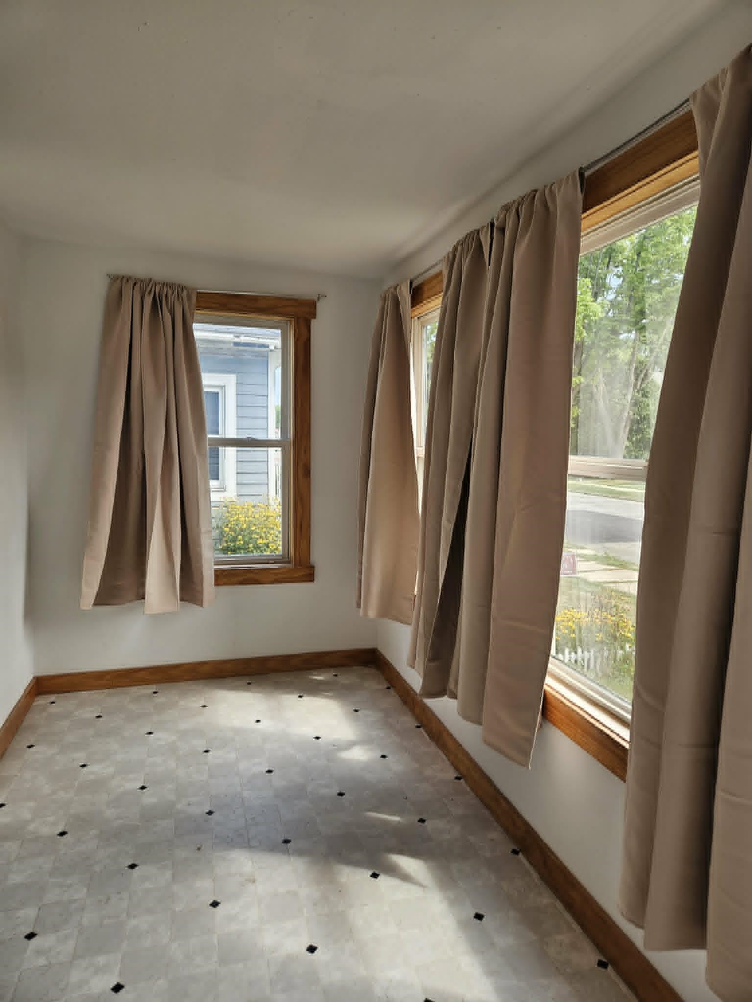 304 N Maple Avenue Property Photo 4
