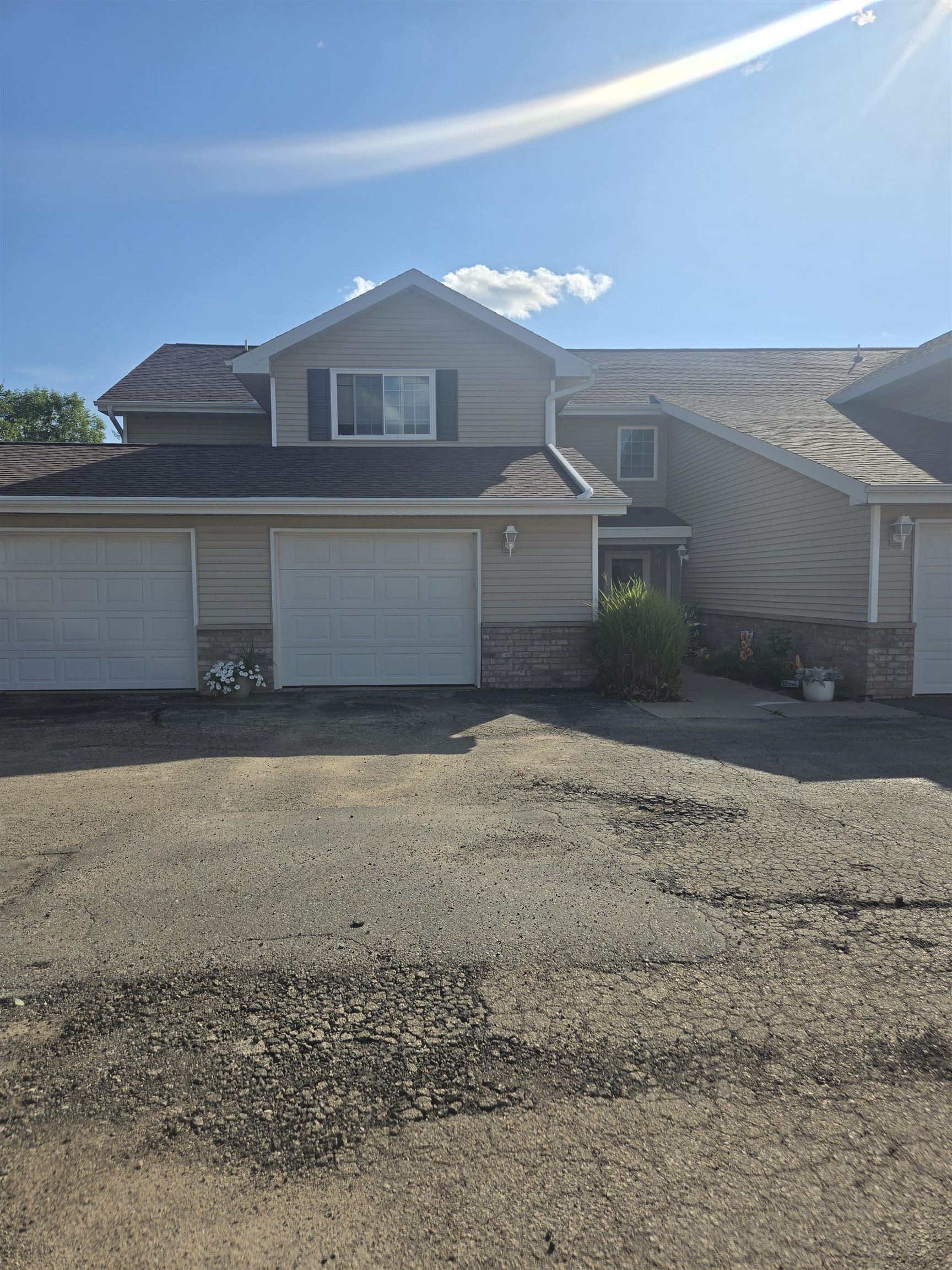 7395 Whitespire Road Property Photo 1