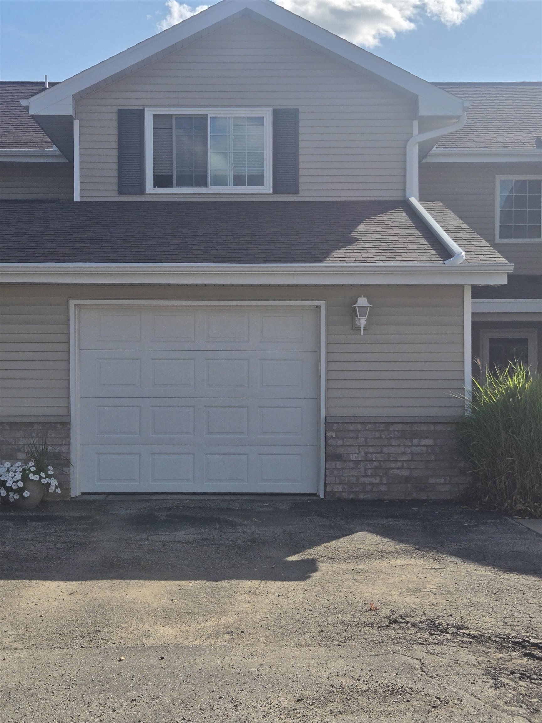 7395 Whitespire Road Property Photo 2