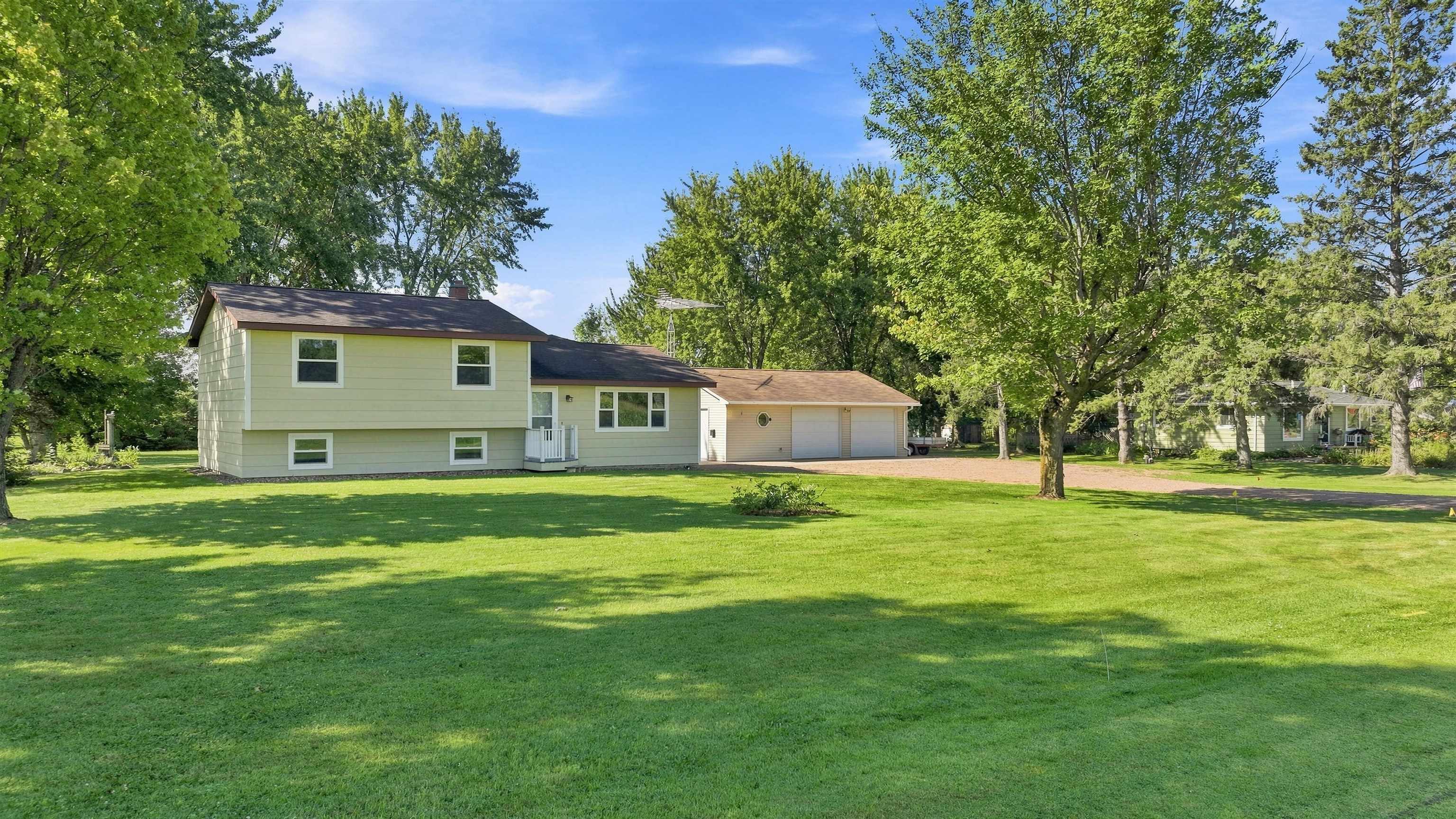 122449 County Road C Property Photo 3