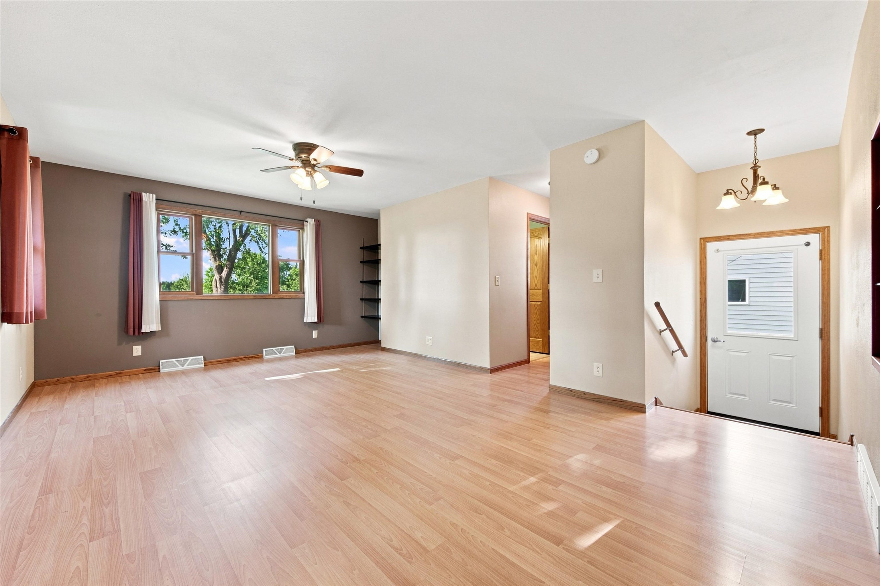 122449 County Road C Property Photo 5