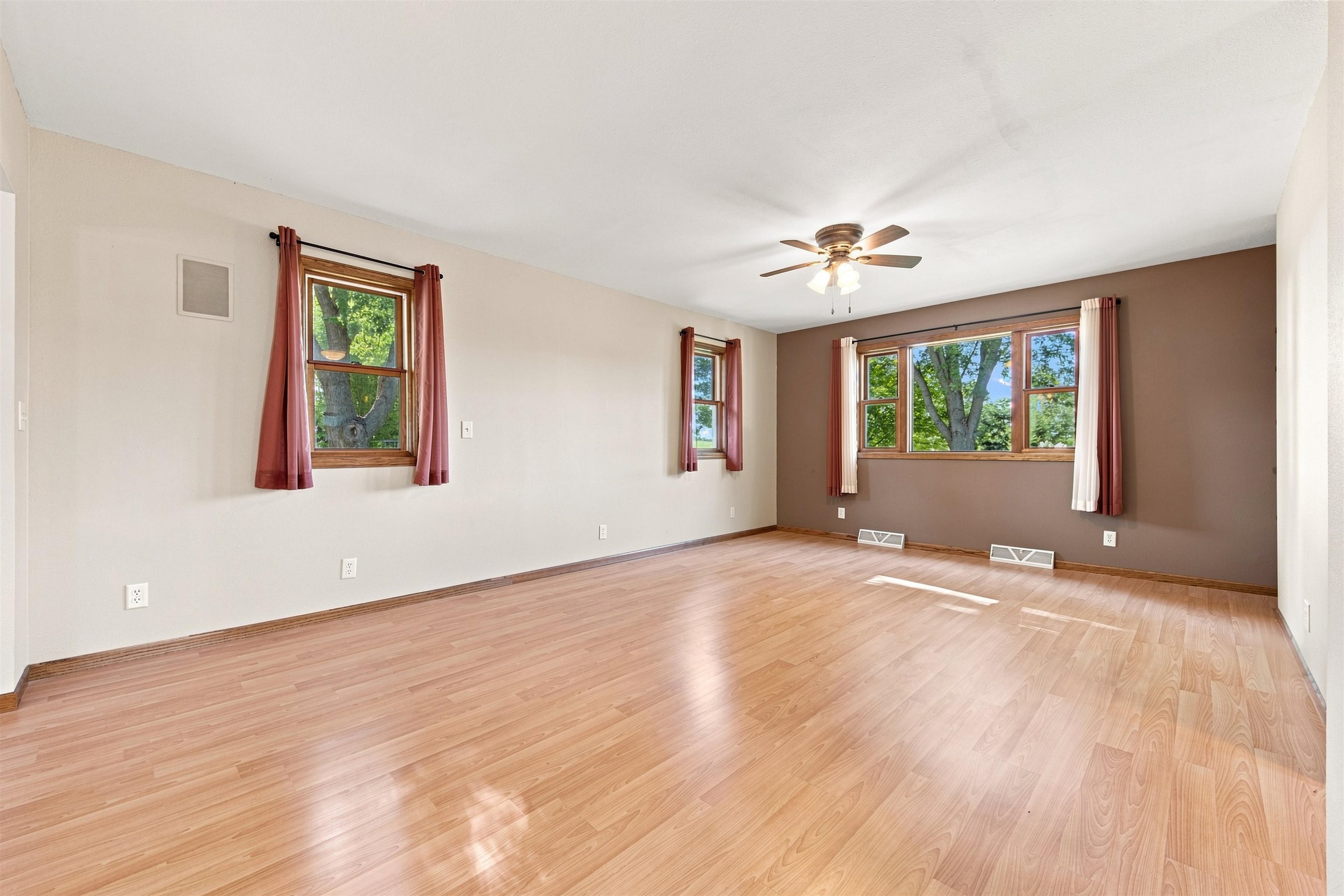 122449 County Road C Property Photo 7