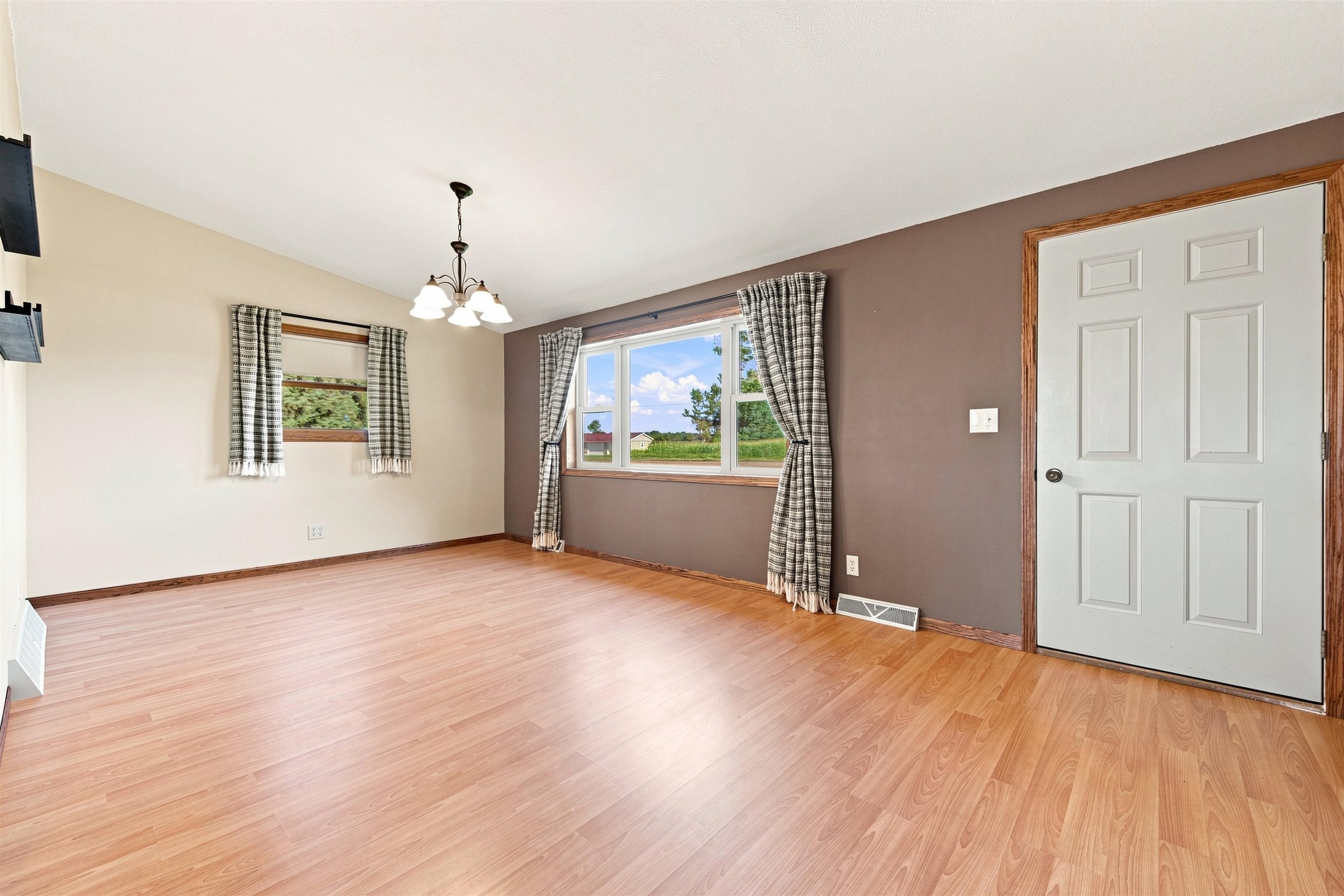 122449 County Road C Property Photo 18