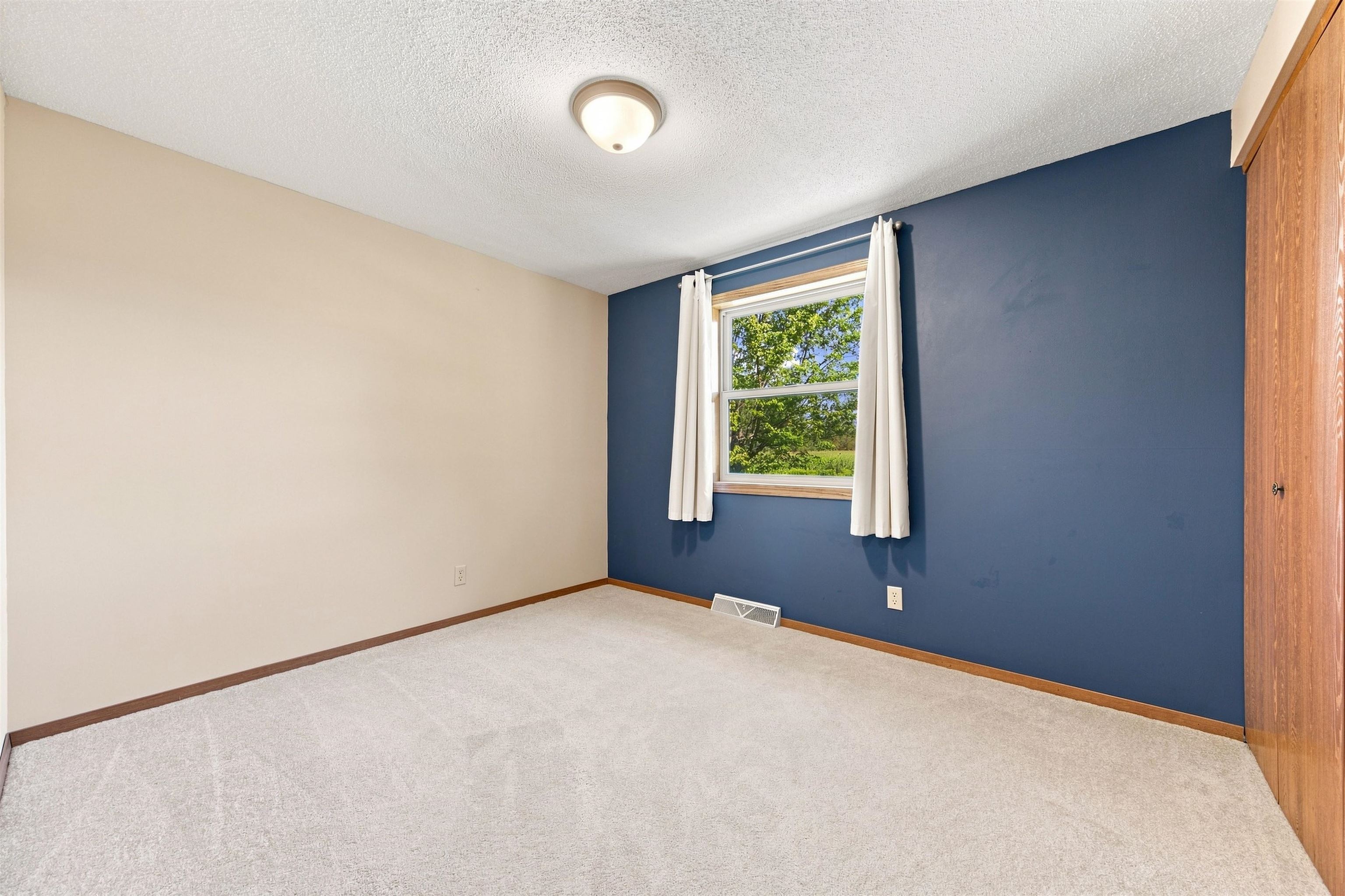 122449 County Road C Property Photo 27
