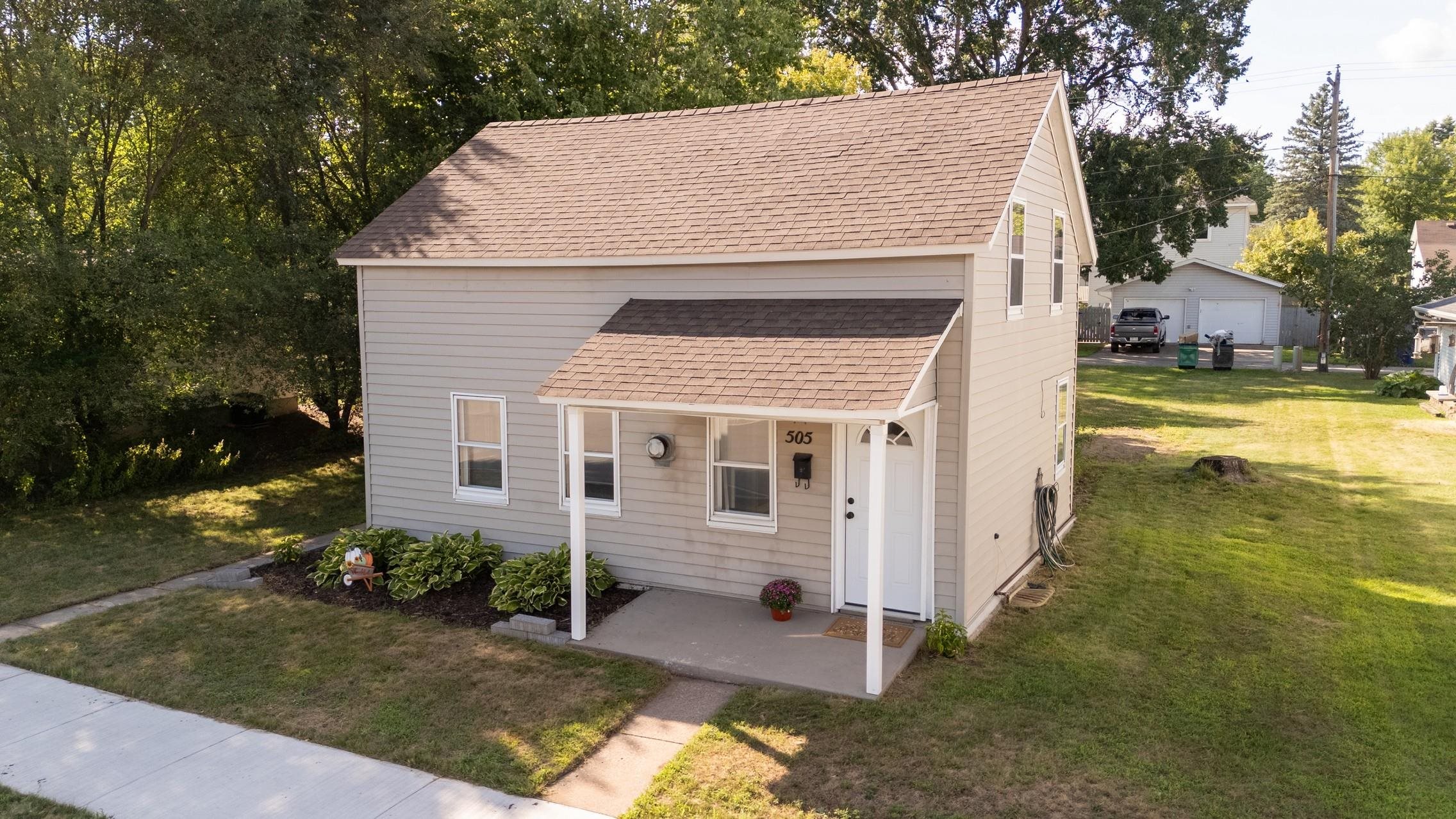 505 3rd Street Property Photo 23