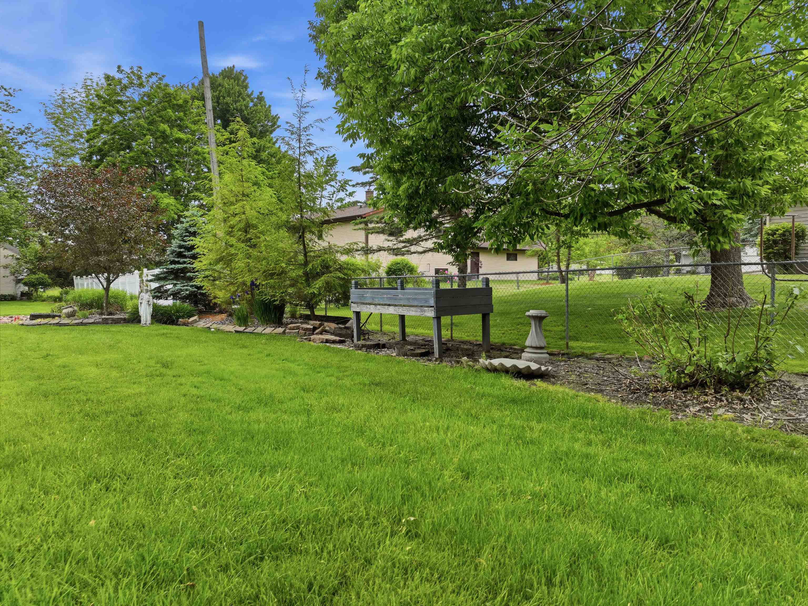 1019 W Upham Street Property Photo 7
