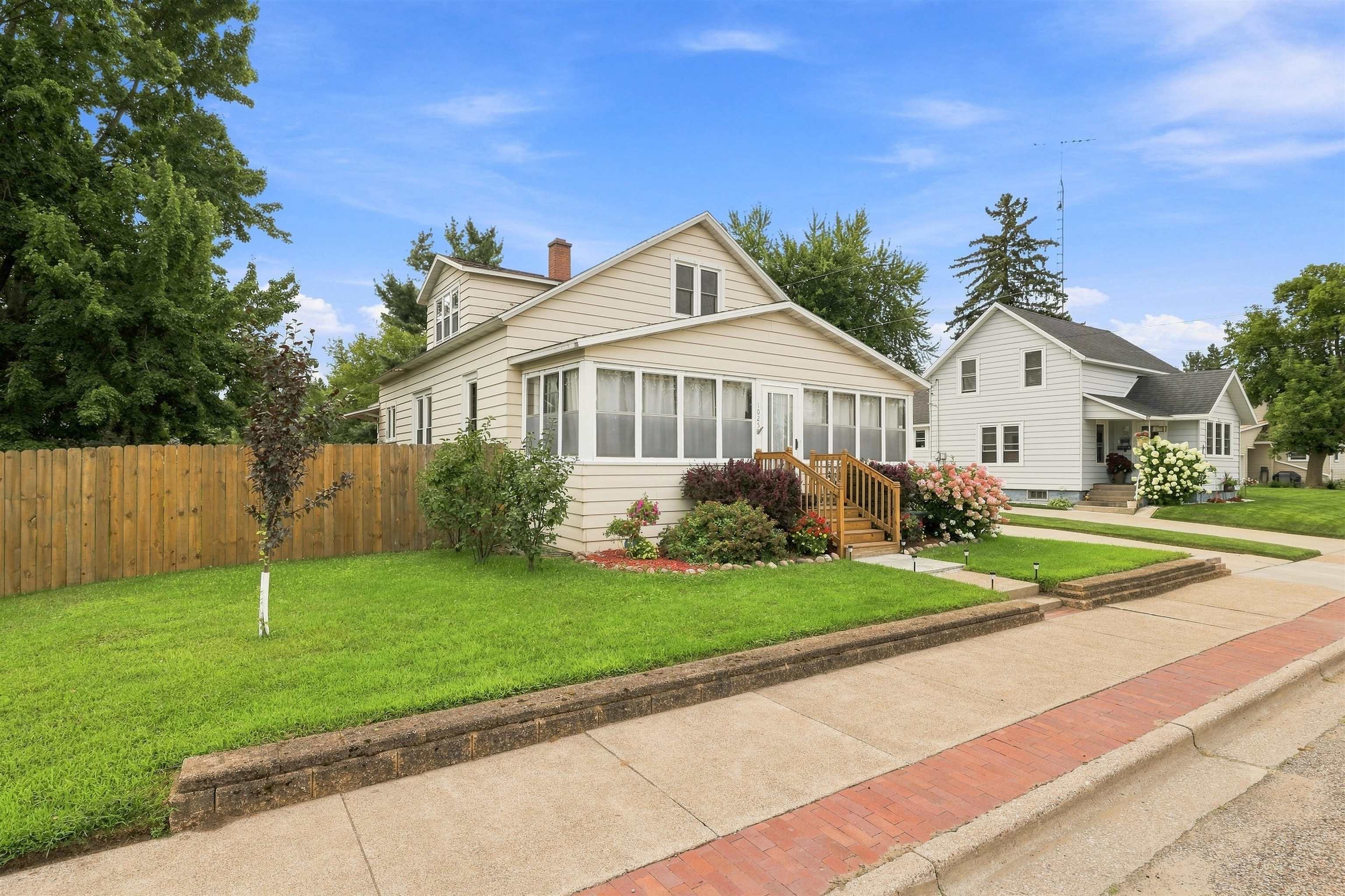 1025 Matilda Street Property Photo 3