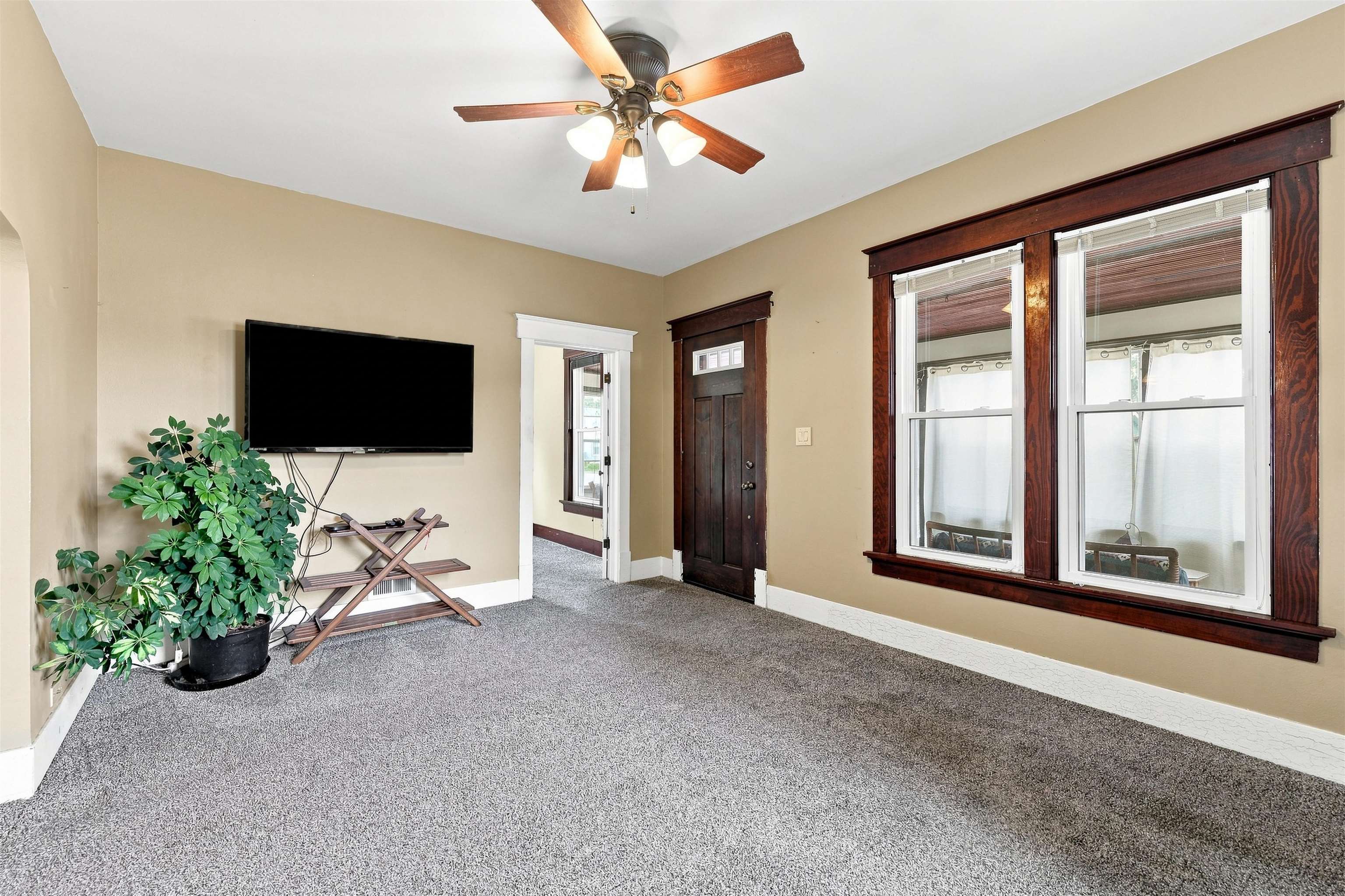 1025 Matilda Street Property Photo 5