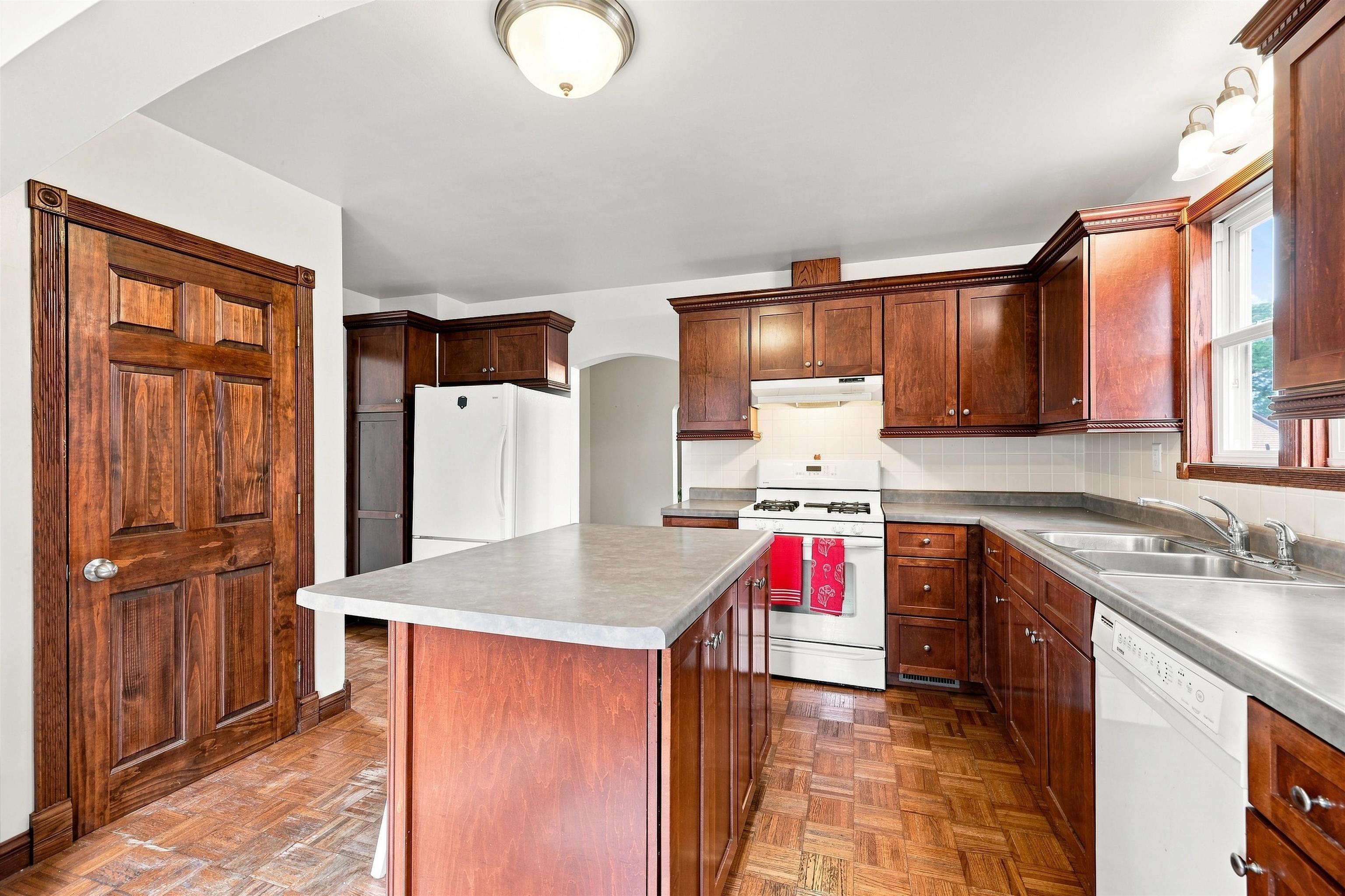 1025 Matilda Street Property Photo 10