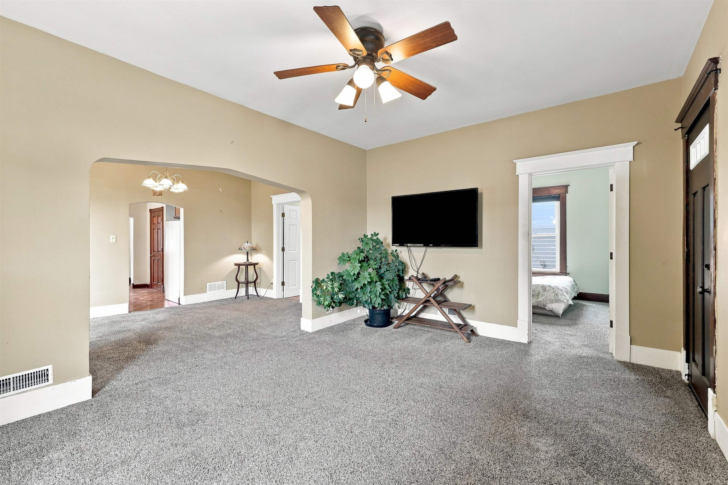 1025 Matilda Street Property Photo 14