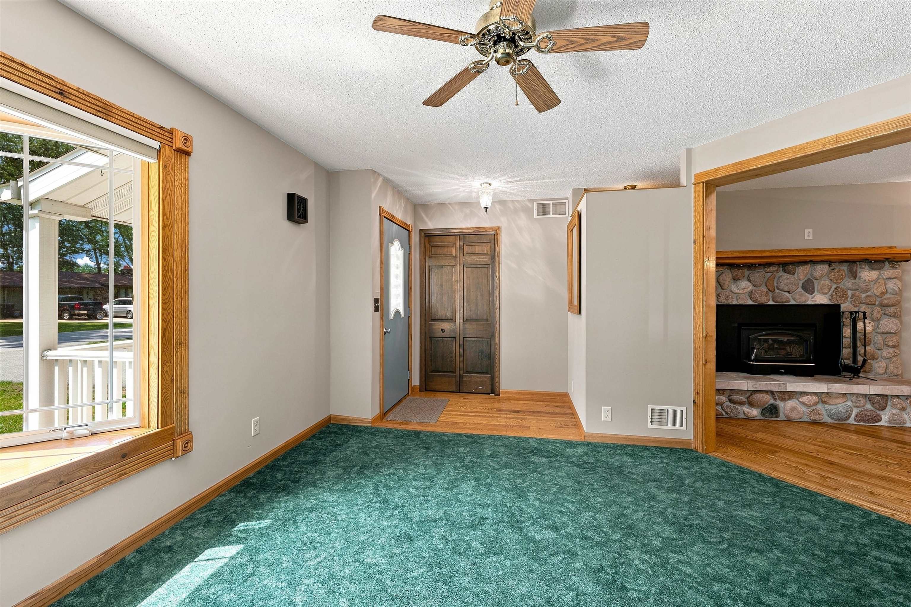 416 Acorn Street Property Photo 6