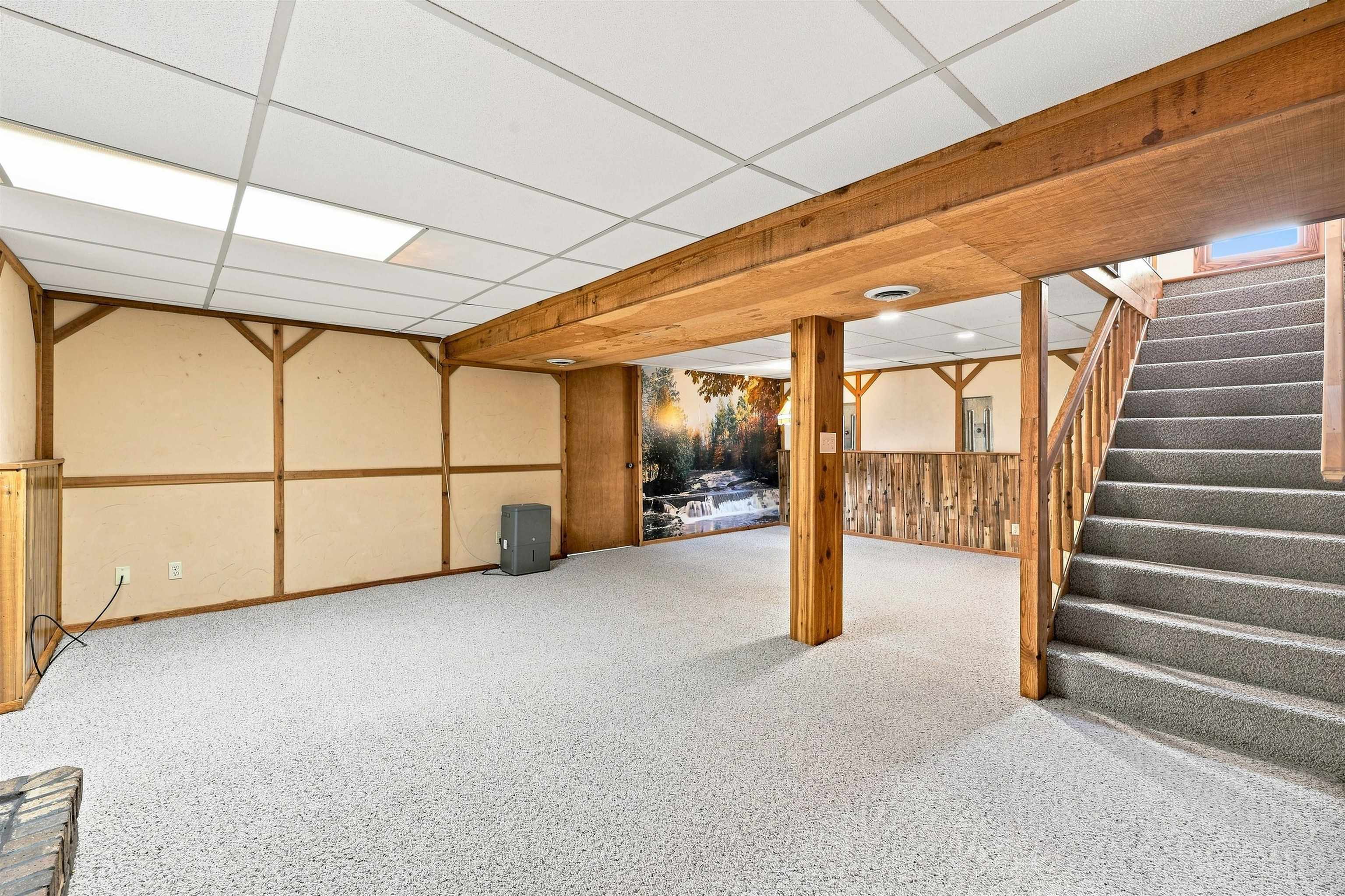 416 Acorn Street Property Photo 32