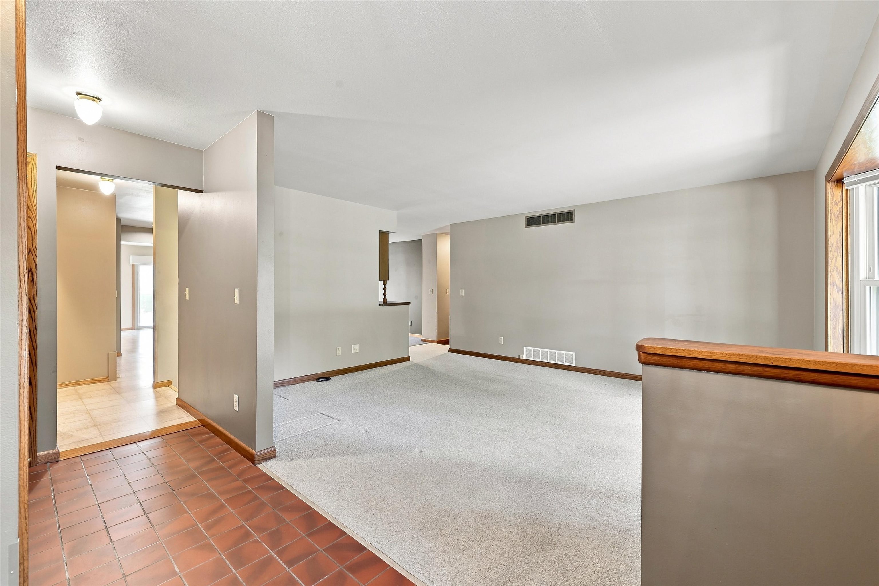 5308 Forest Circle North Property Photo 5