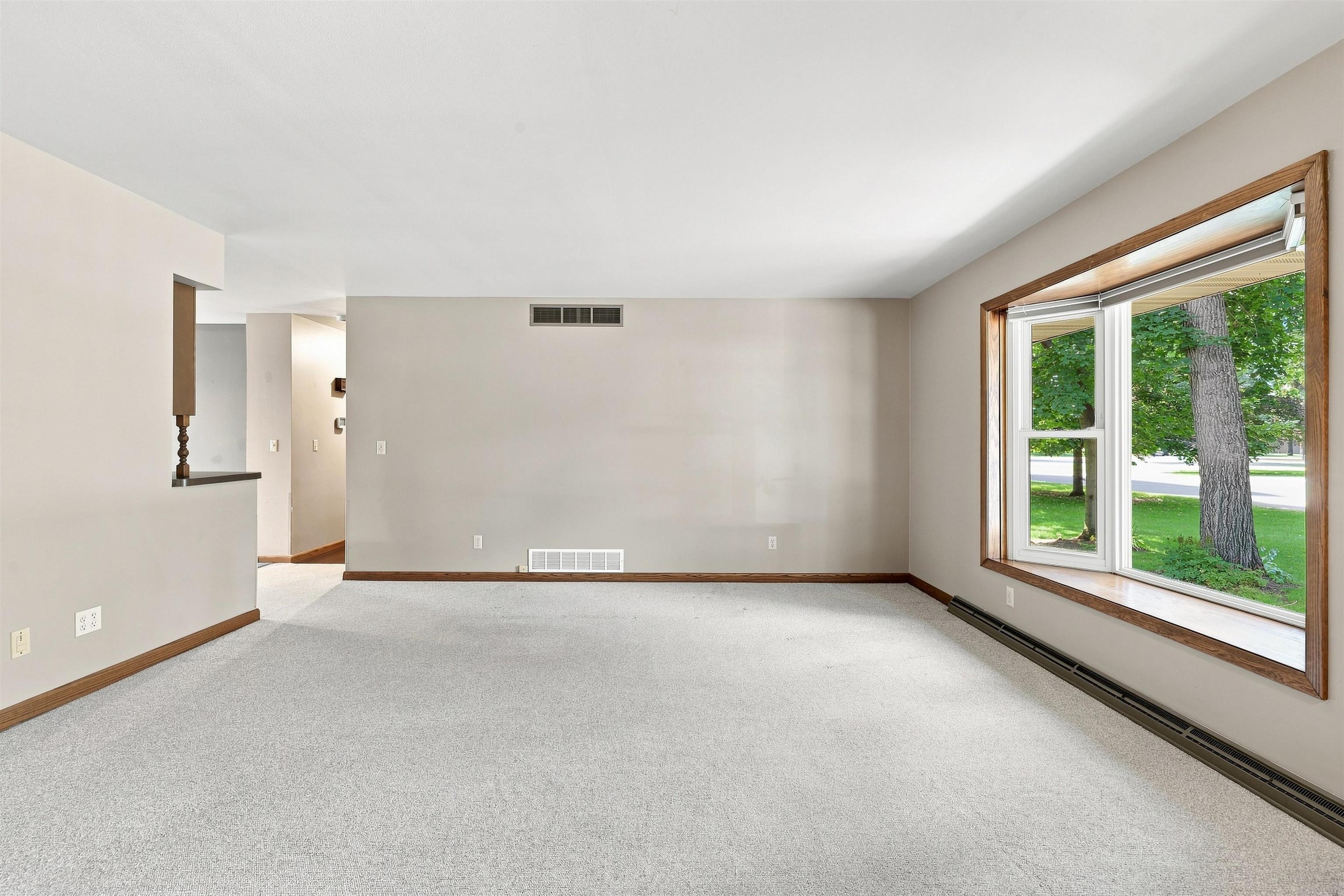 5308 Forest Circle North Property Photo 6