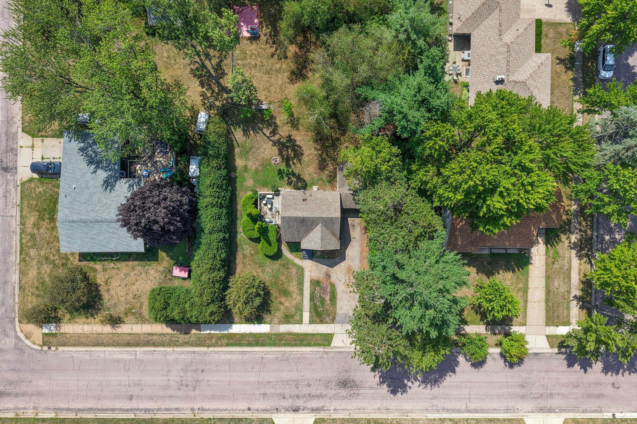 1820 Peach Street Property Photo 5