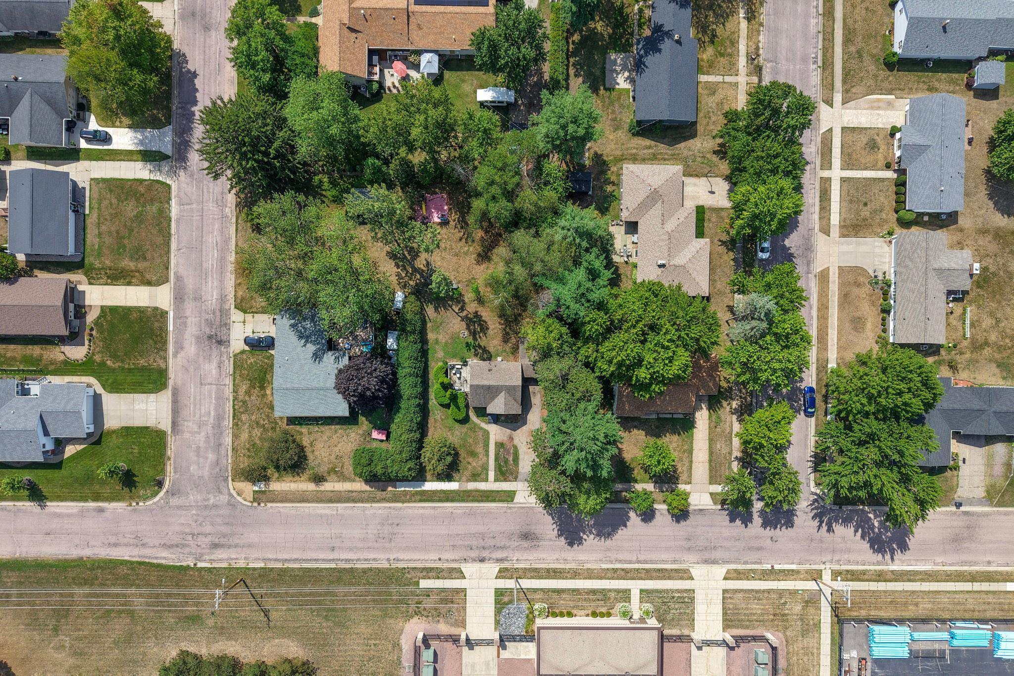 1820 Peach Street Property Photo 6