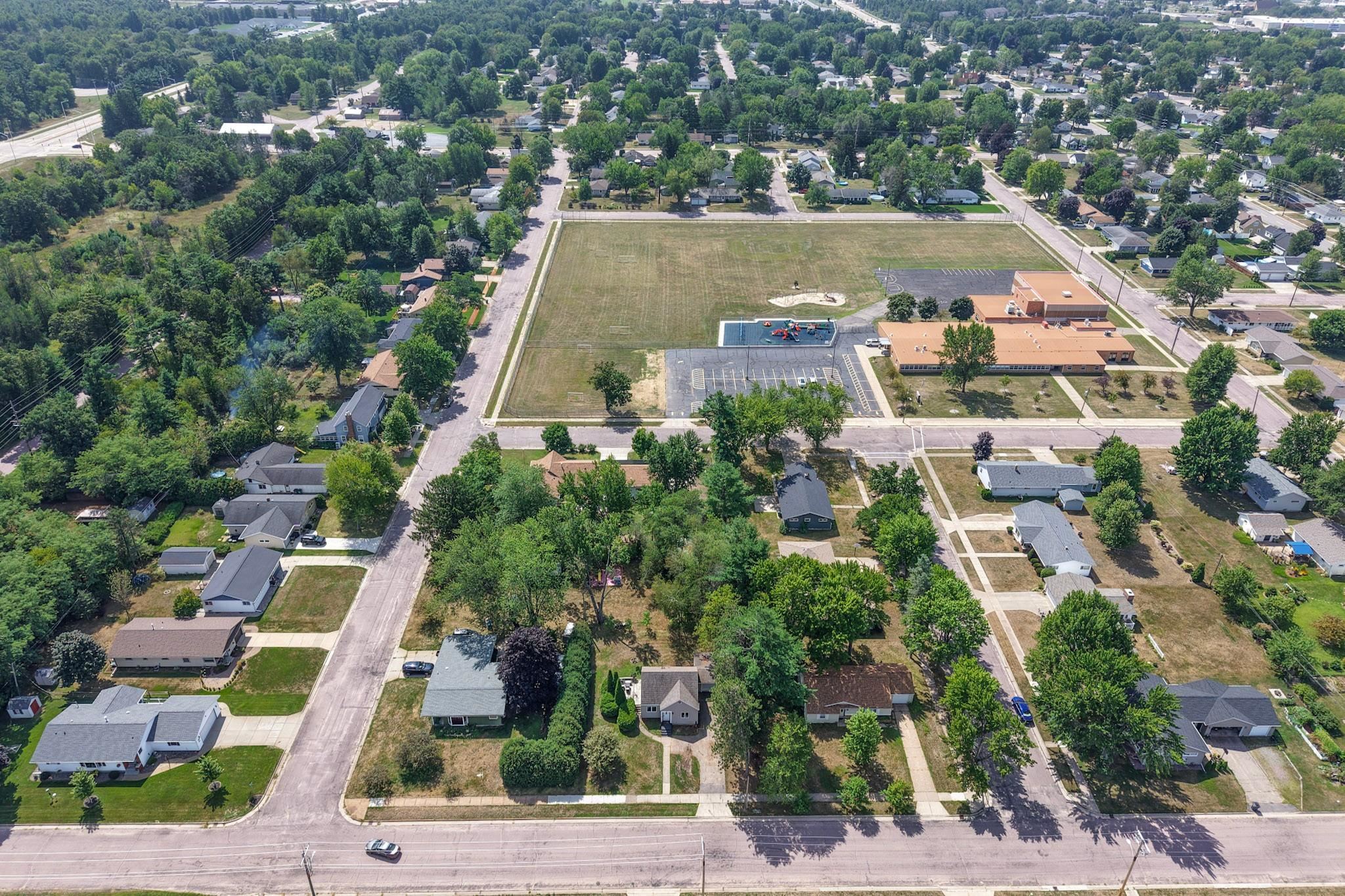 1820 Peach Street Property Photo 7
