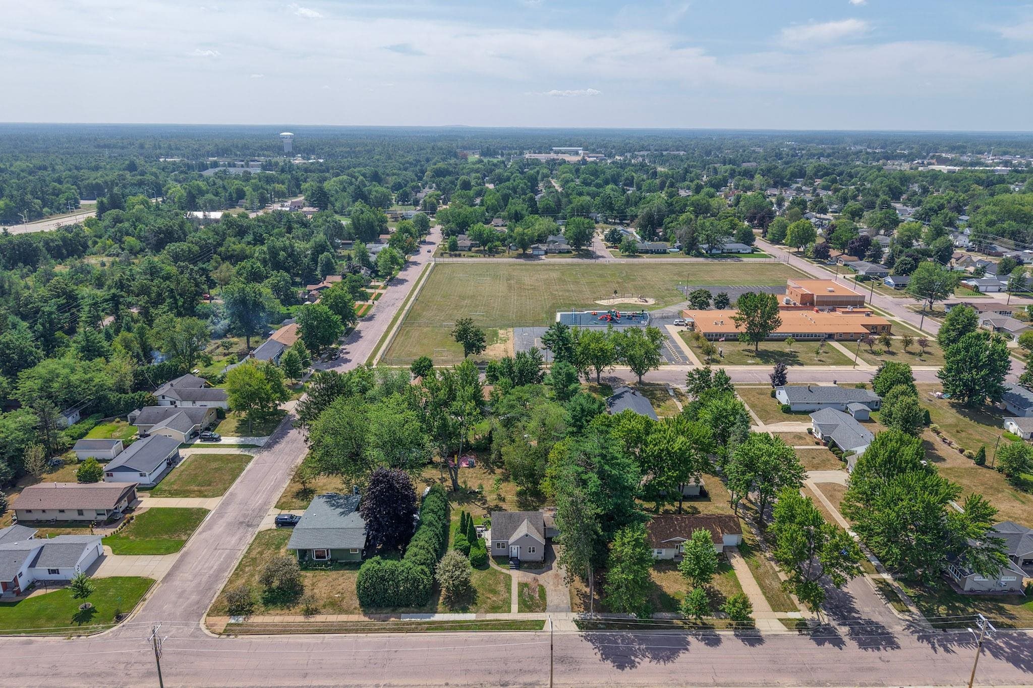 1820 Peach Street Property Photo 8