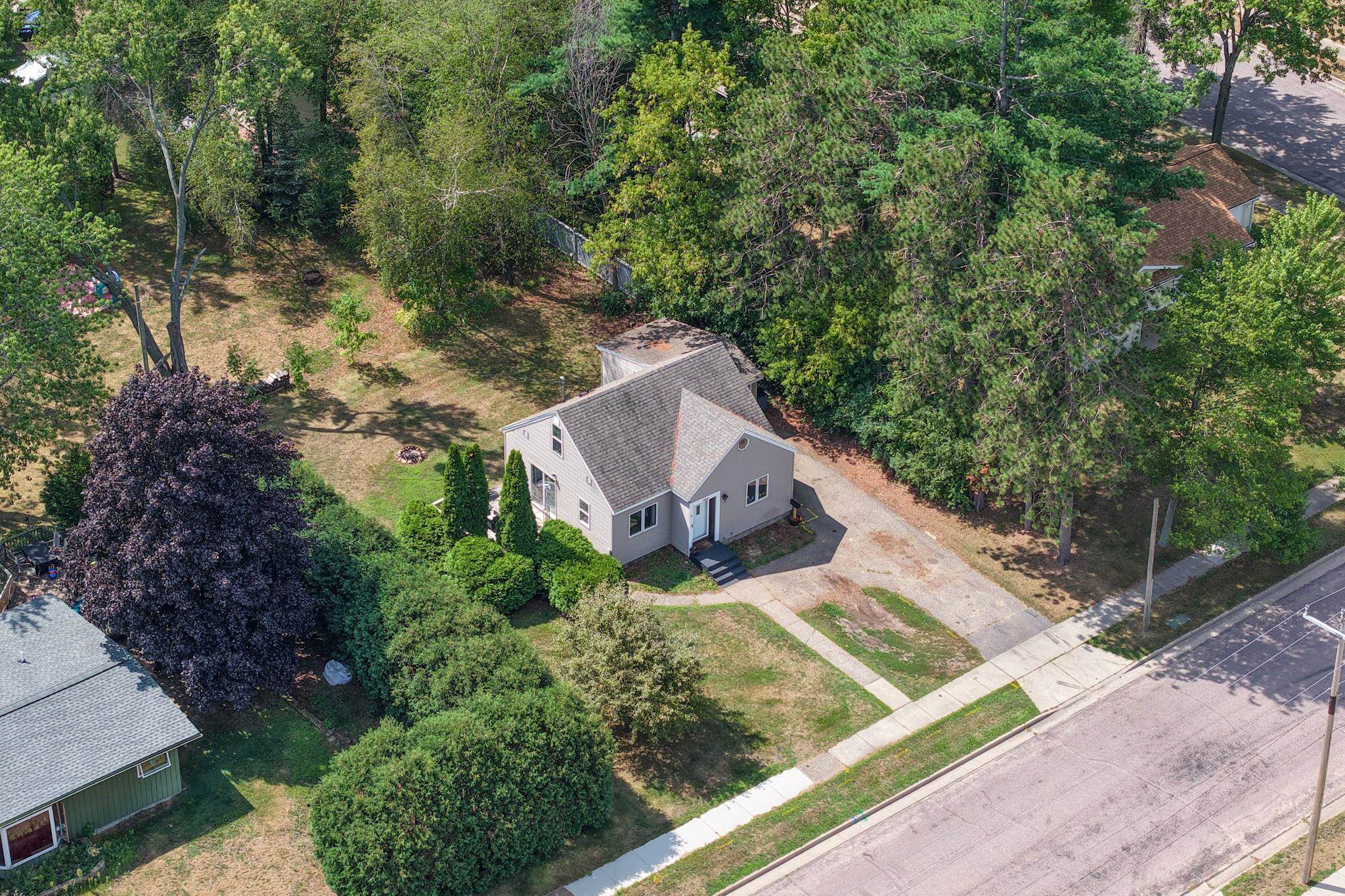 1820 Peach Street Property Photo 10
