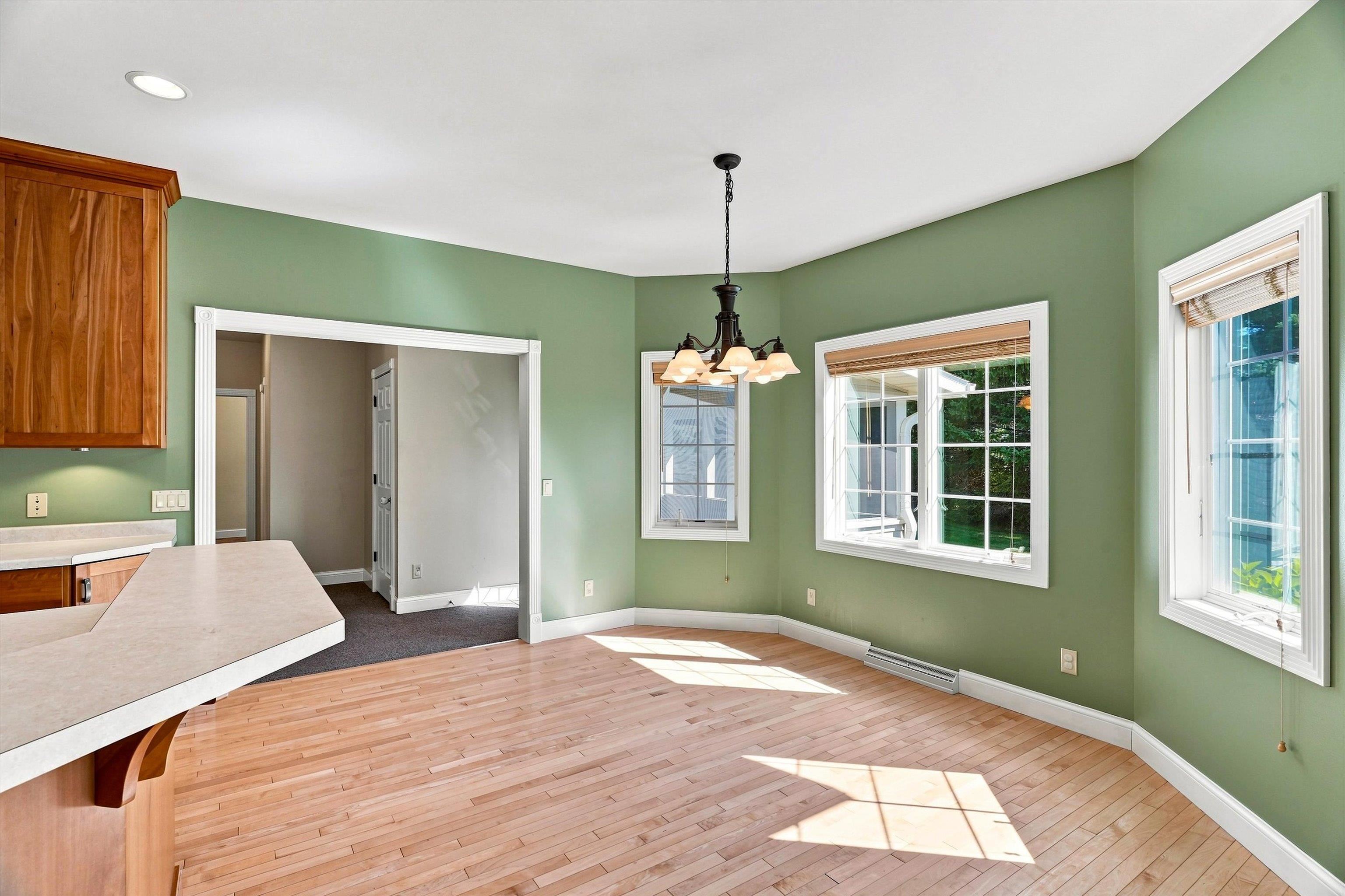 1109 S Locust Avenue Property Photo 9