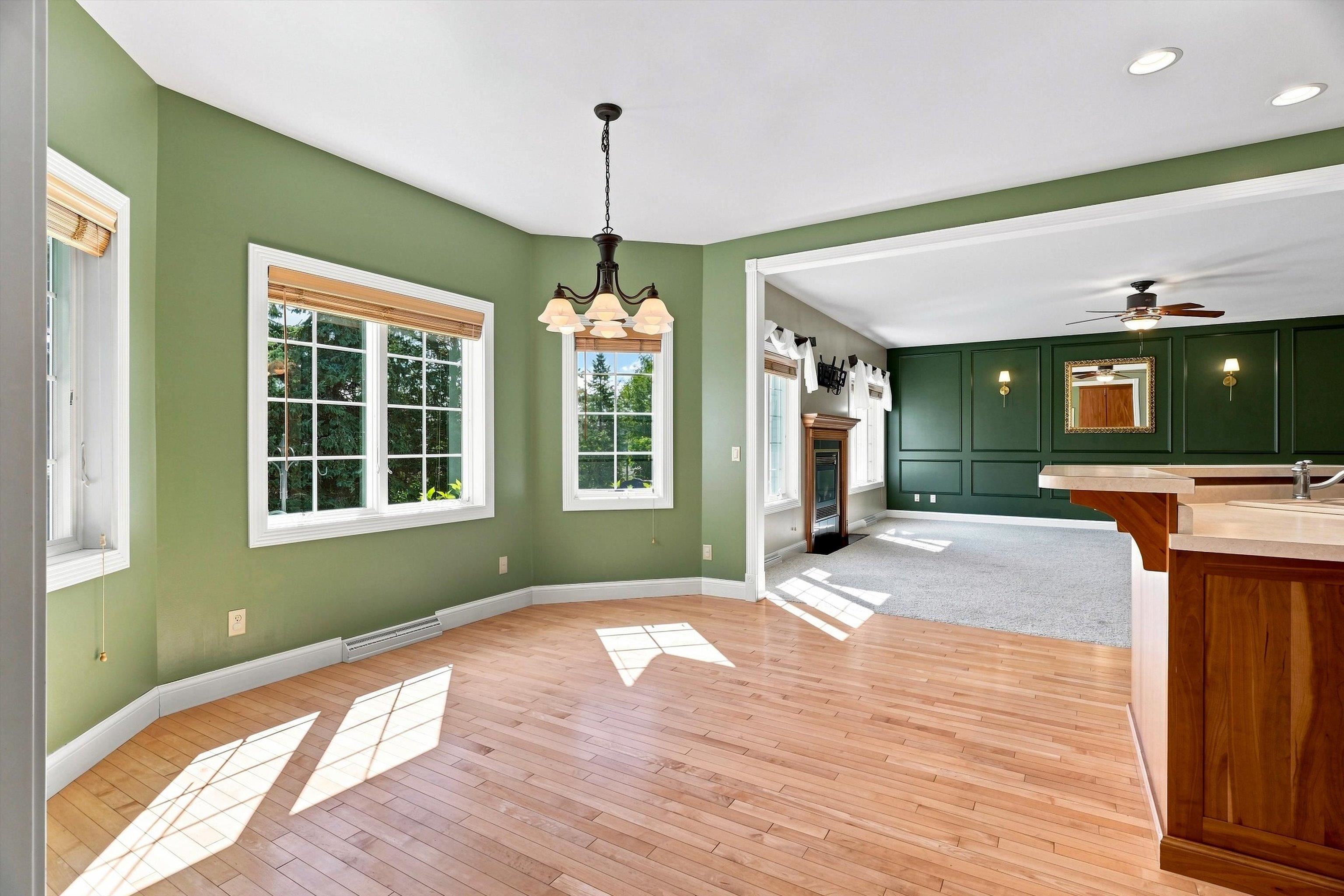 1109 S Locust Avenue Property Photo 11