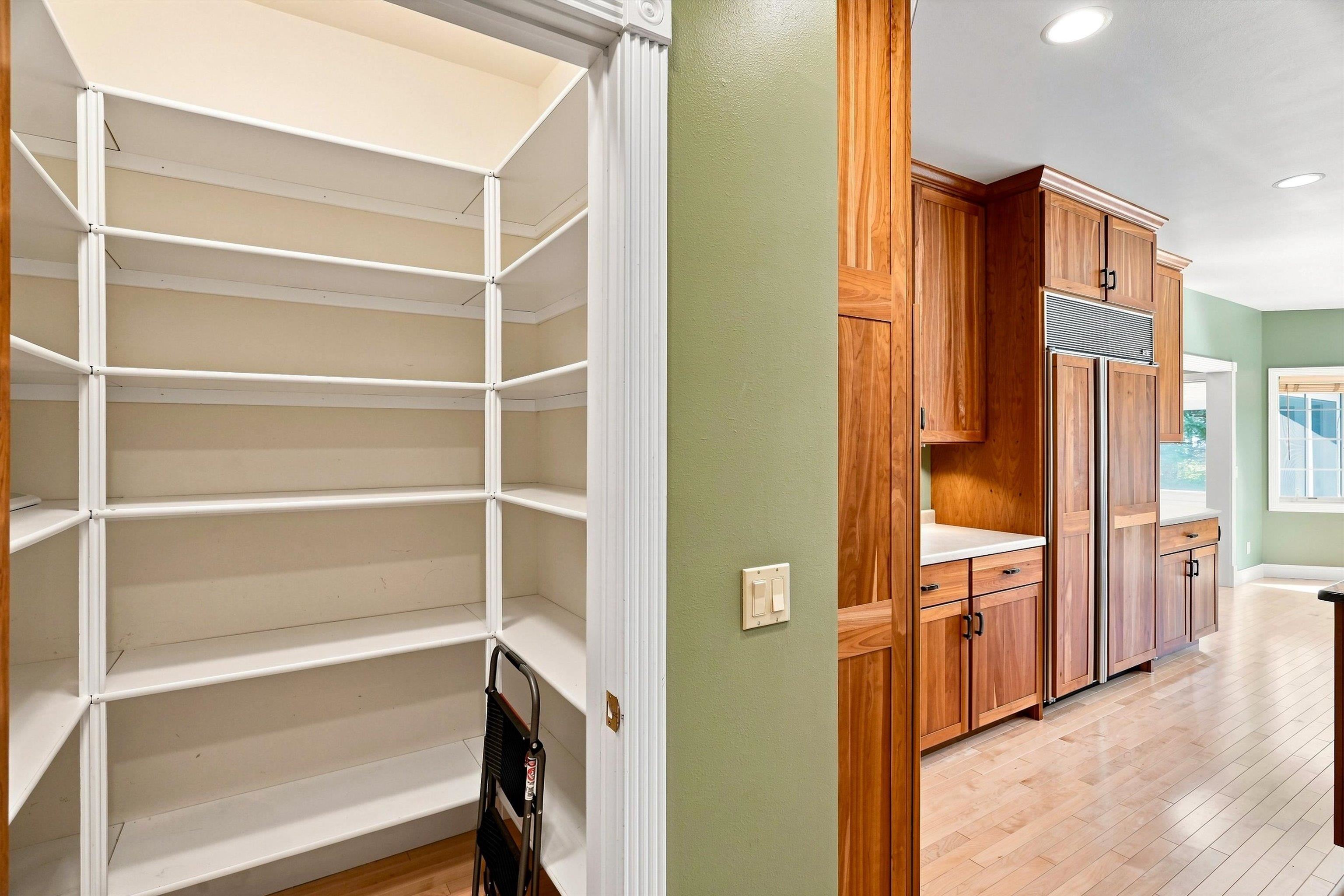 1109 S Locust Avenue Property Photo 12