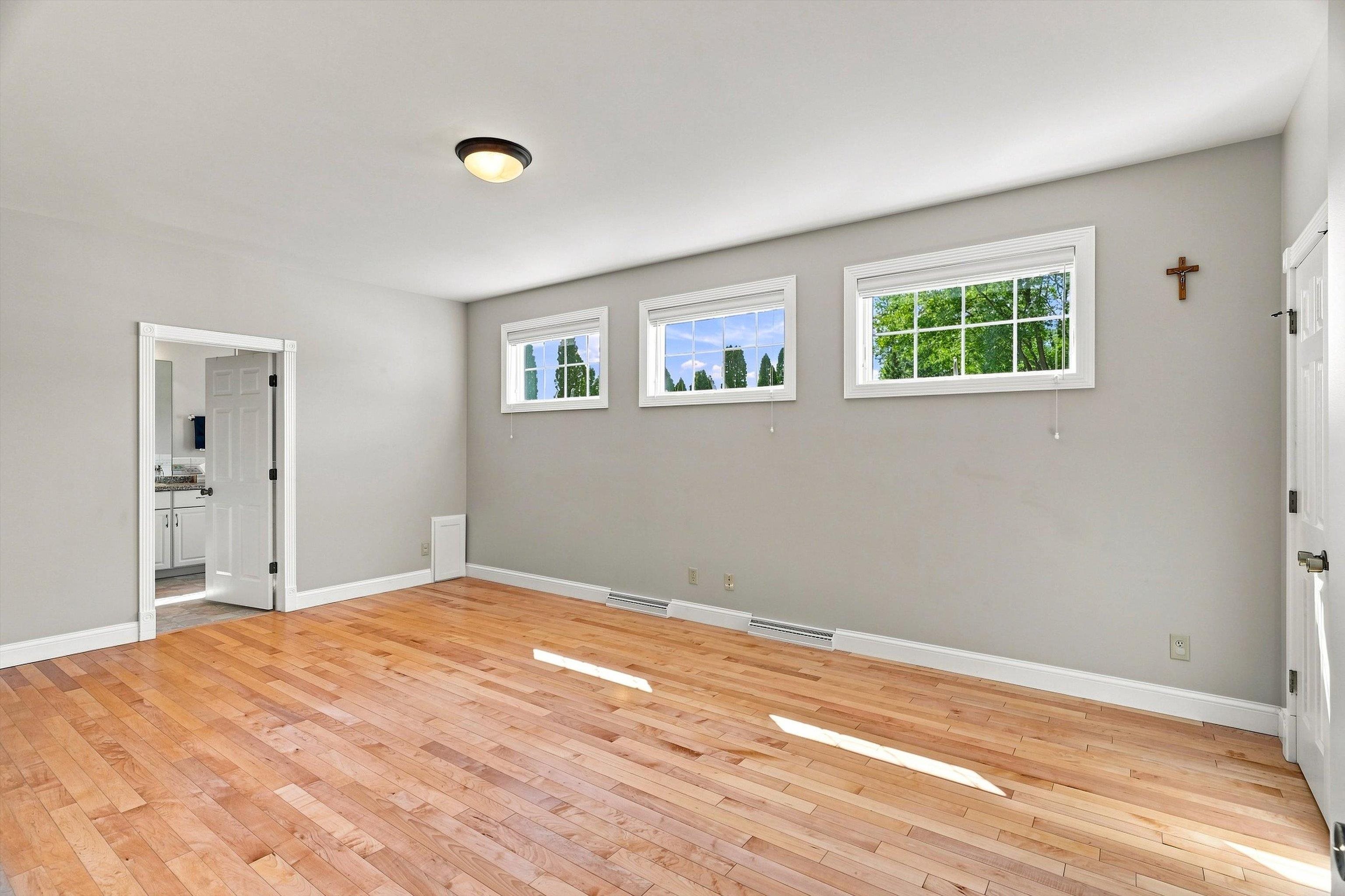 1109 S Locust Avenue Property Photo 18