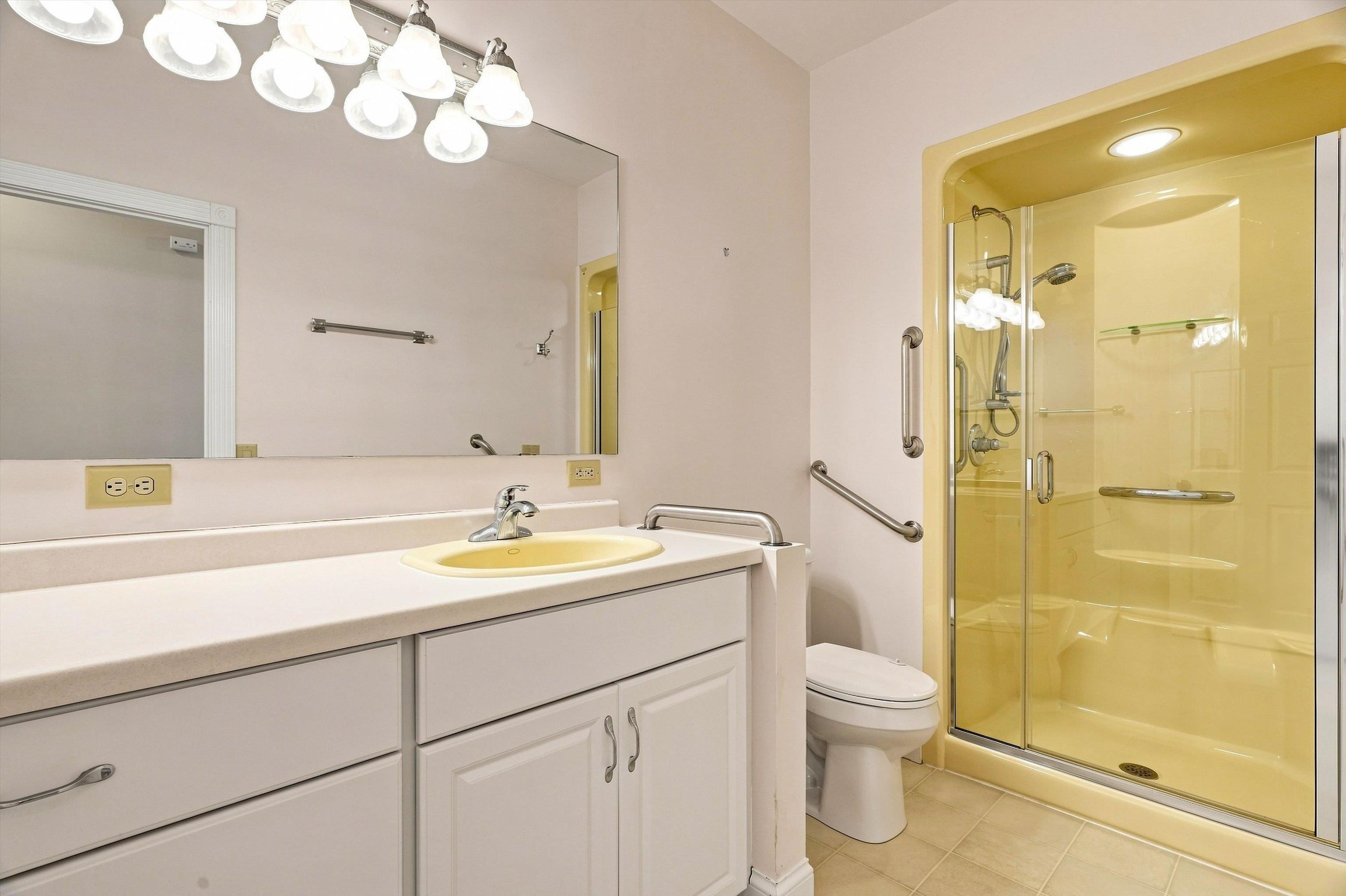 1109 S Locust Avenue Property Photo 26
