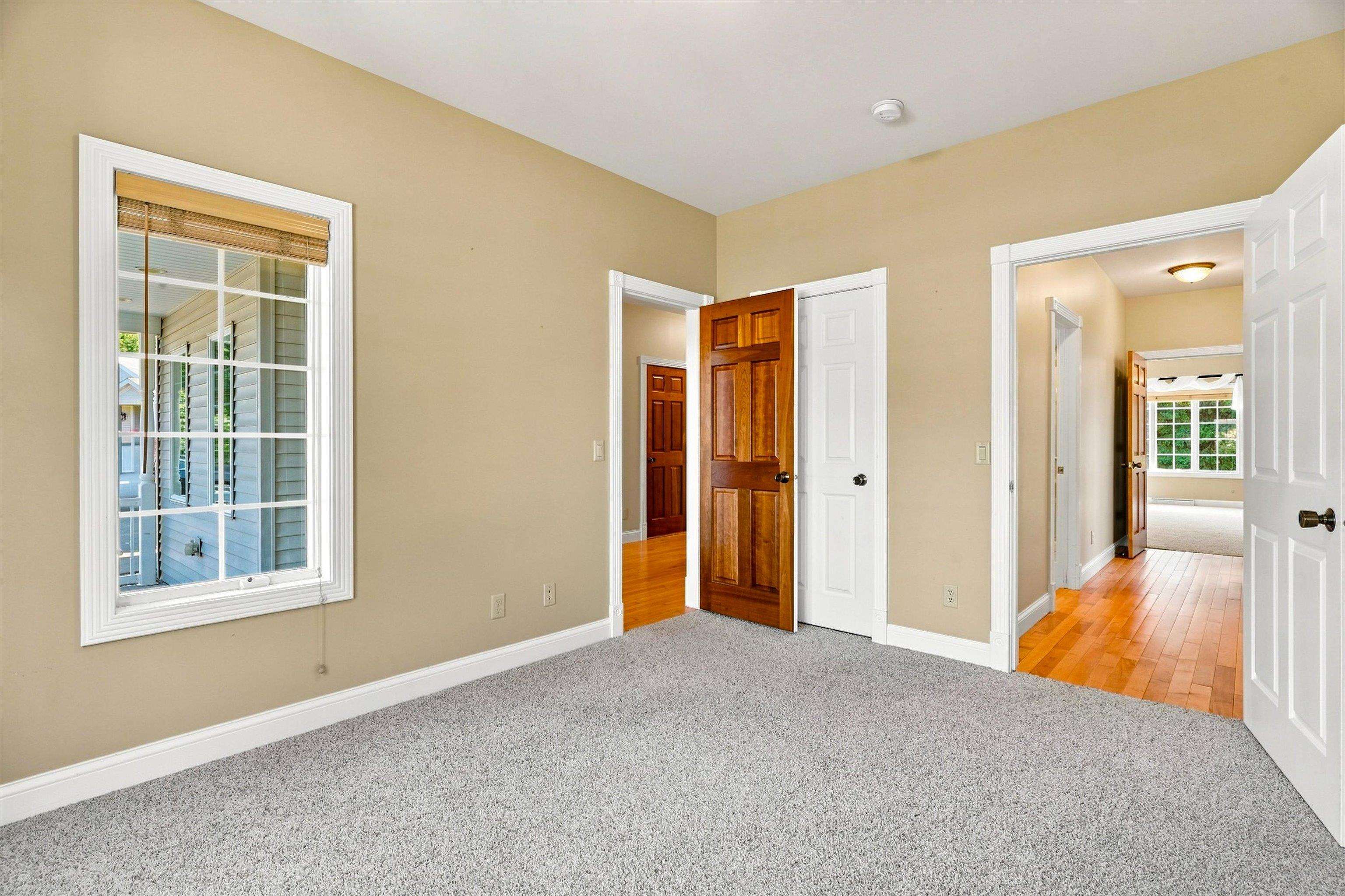 1109 S Locust Avenue Property Photo 28