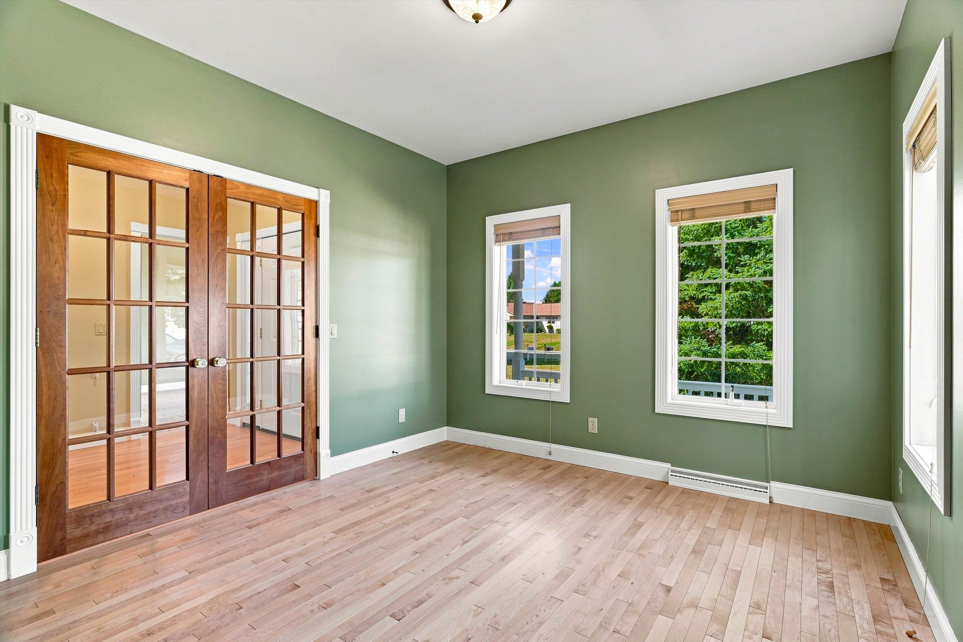 1109 S Locust Avenue Property Photo 29