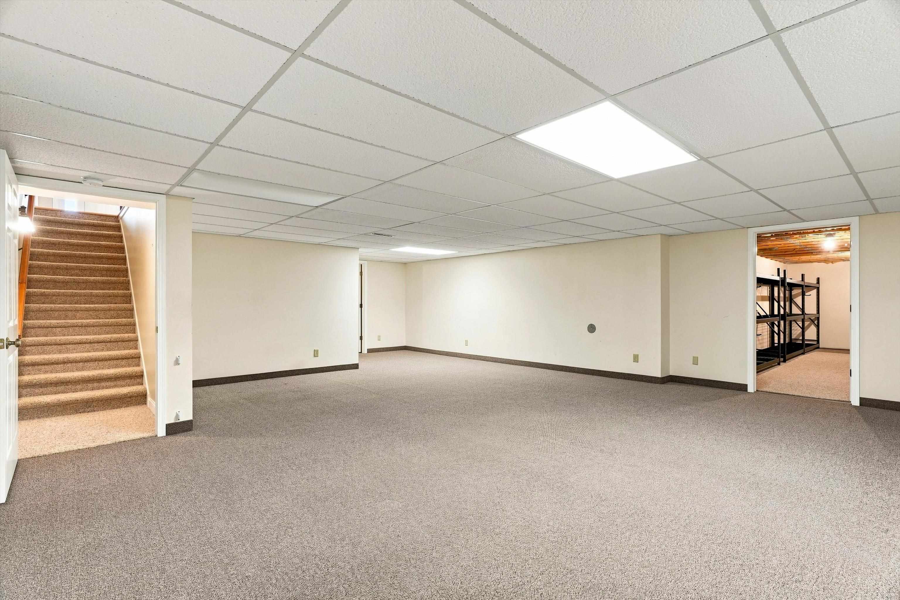 1109 S Locust Avenue Property Photo 33