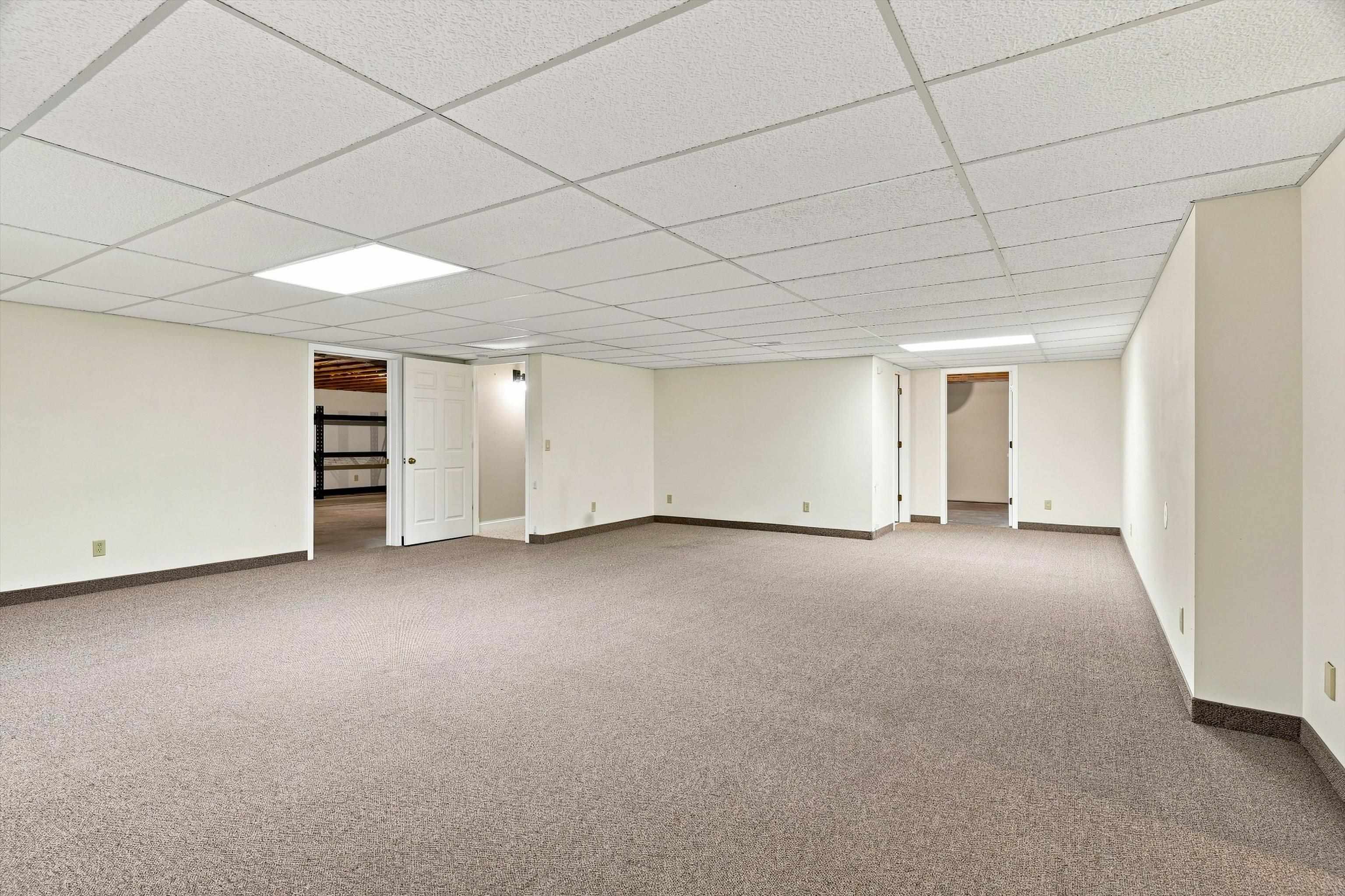 1109 S Locust Avenue Property Photo 34