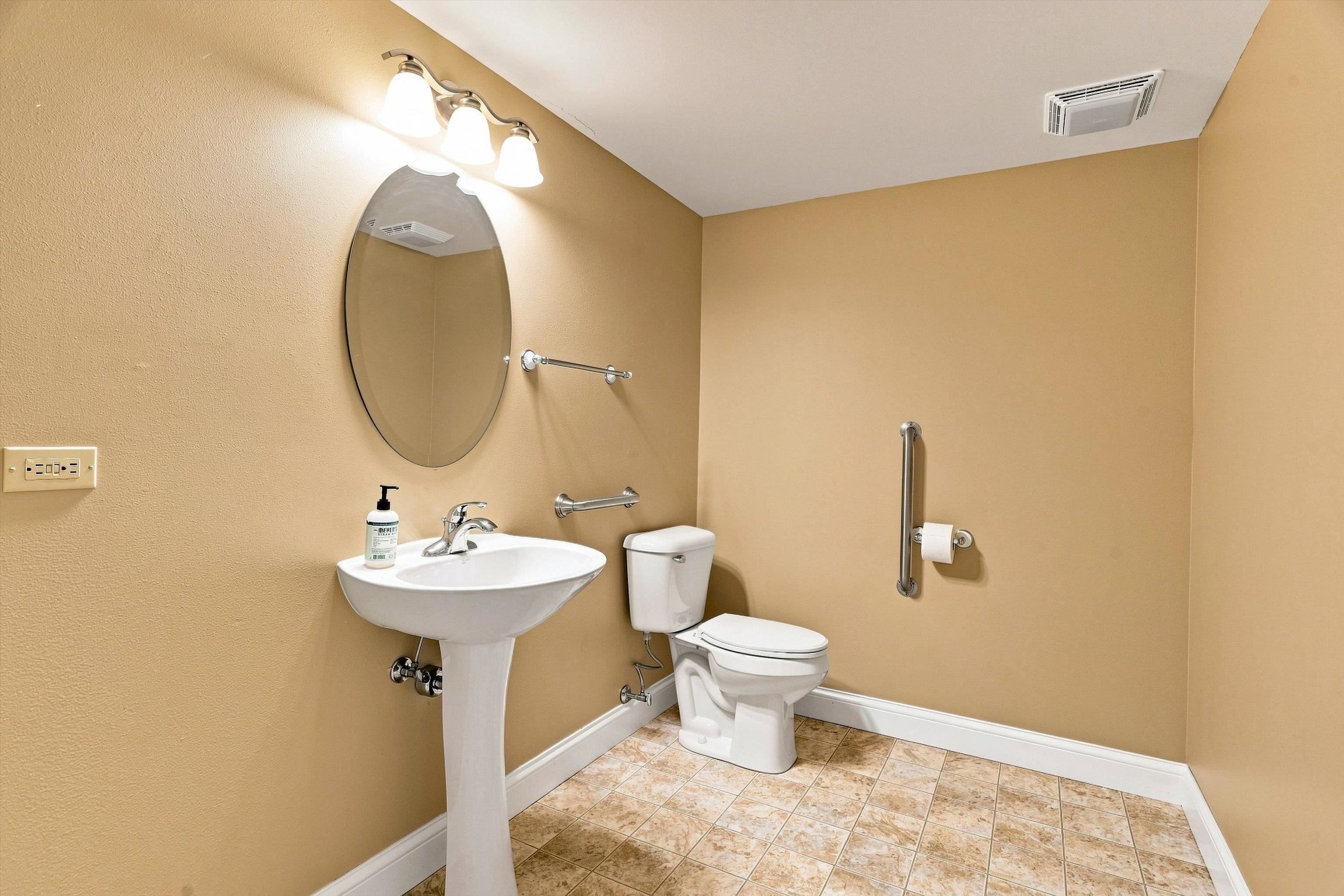1109 S Locust Avenue Property Photo 37
